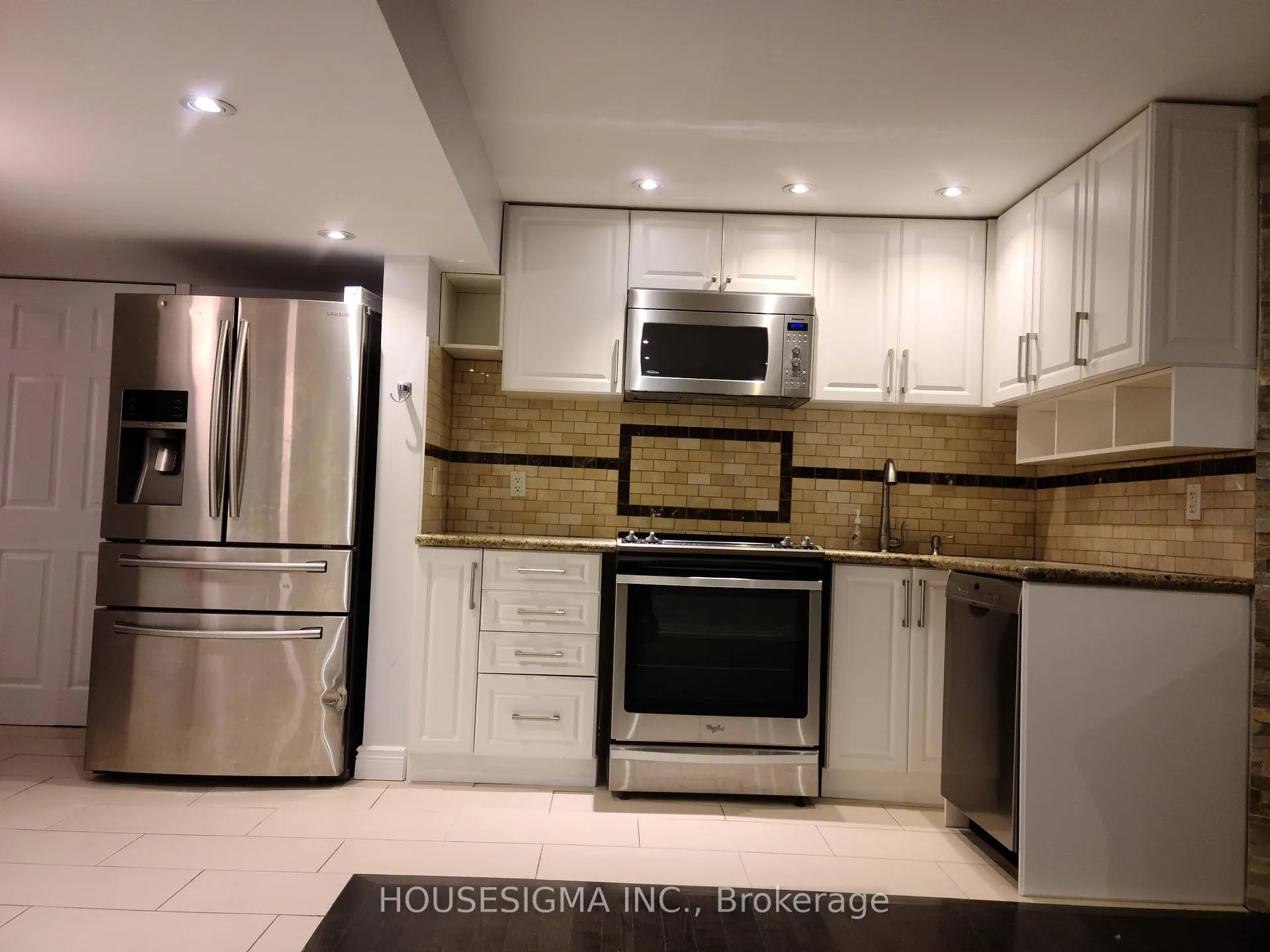 Photo 4 of Unit Lower, 48 Linacre Drive, Richmond Hill, Oak Ridges — HOMEH