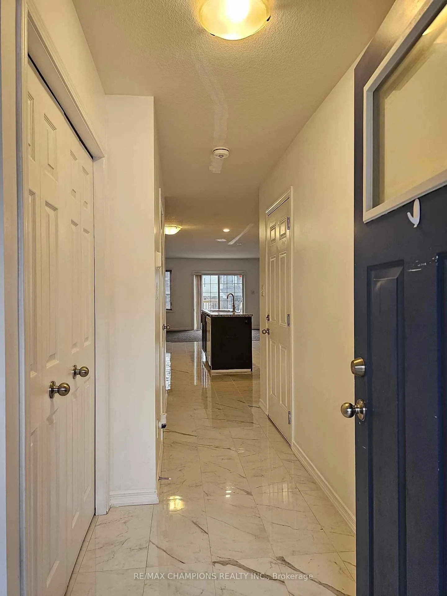 Photo 4 of 209 Woodmeadow Court, Kitchener, Highland West — HOMEH