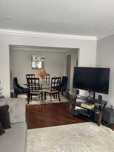 Photo 8 of 158 Stephen Street, Richmond Hill, North Richvale — HOMEH