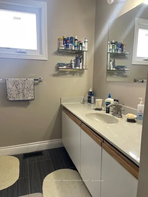 Photo 12 of 158 Stephen Street, Richmond Hill, North Richvale — HOMEH