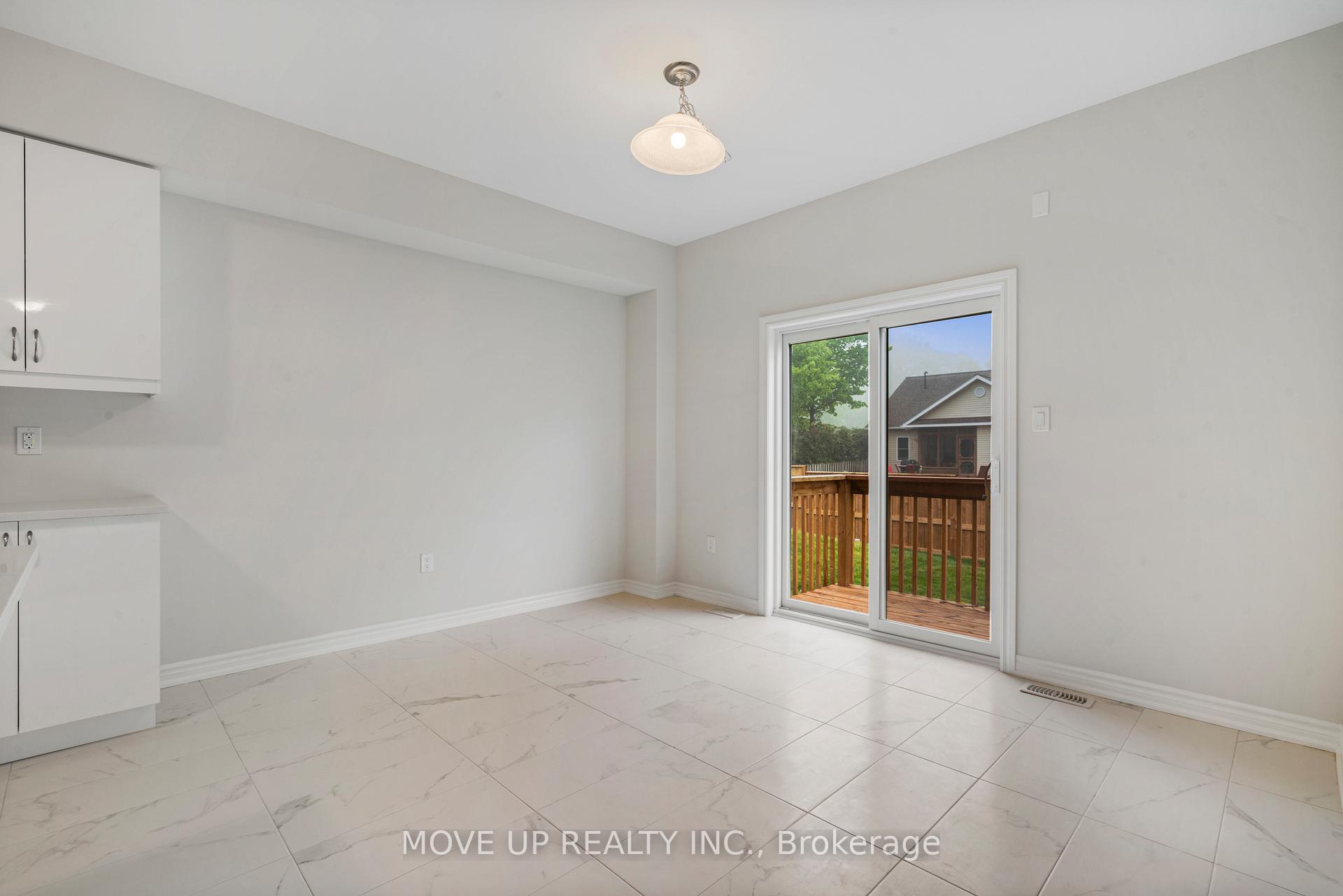 Photo 17 of 325 Beechwood Forest Lane, Gravenhurst, Muskoka (S) — HOMEH