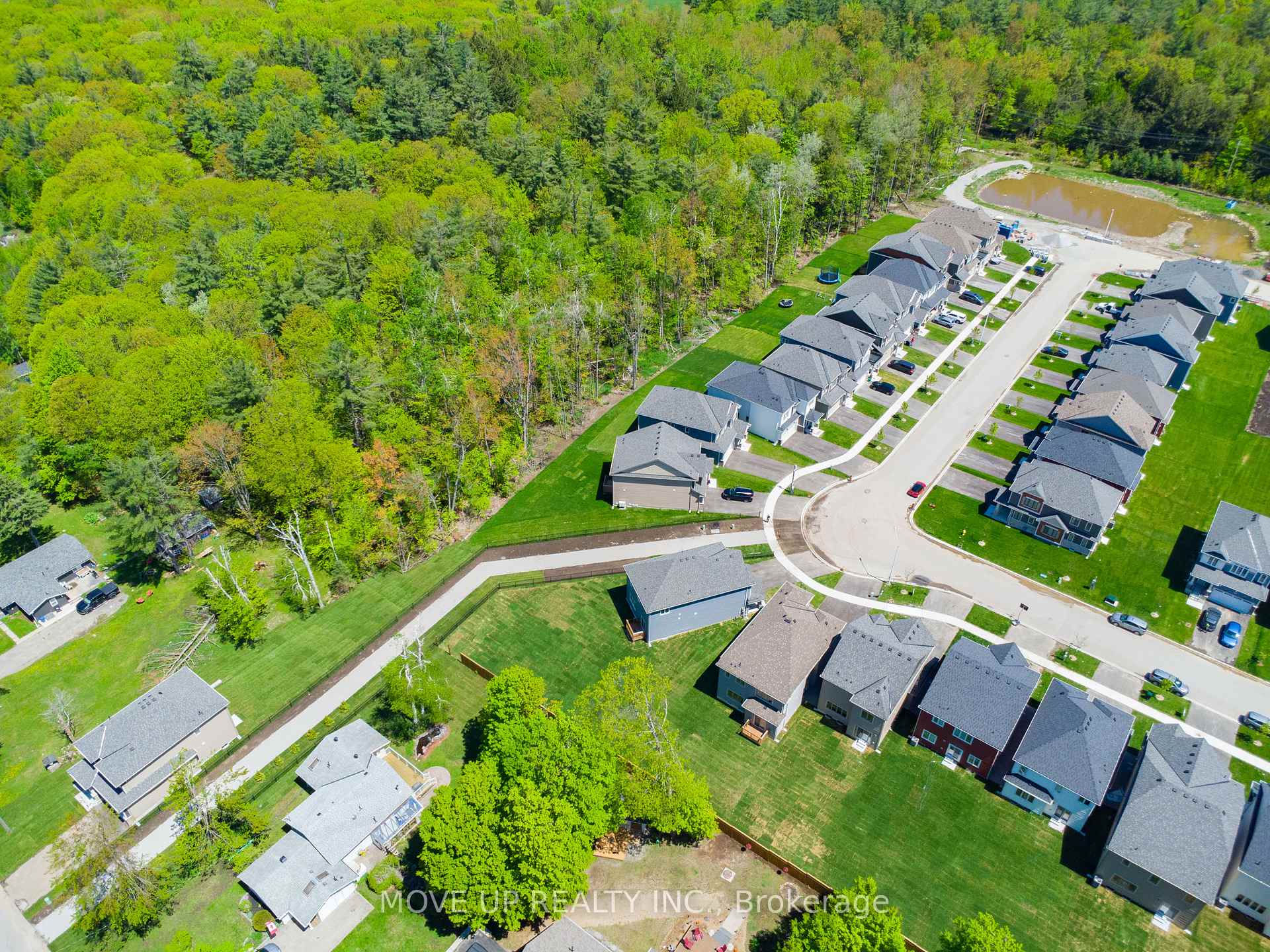 Photo 40 of 325 Beechwood Forest Lane, Gravenhurst, Muskoka (S) — HOMEH