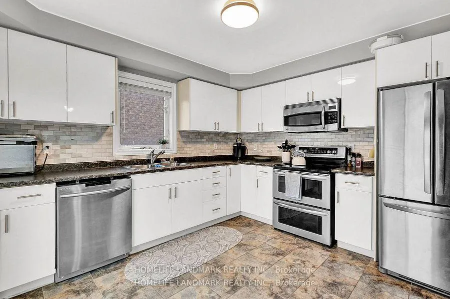 Photo 14 of 15 Megan Crescent, Barrie, Ardagh — HOMEH