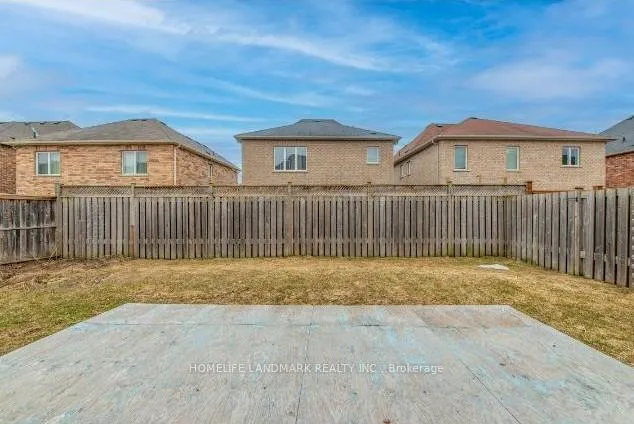 Photo 17 of 15 Megan Crescent, Barrie, Ardagh — HOMEH