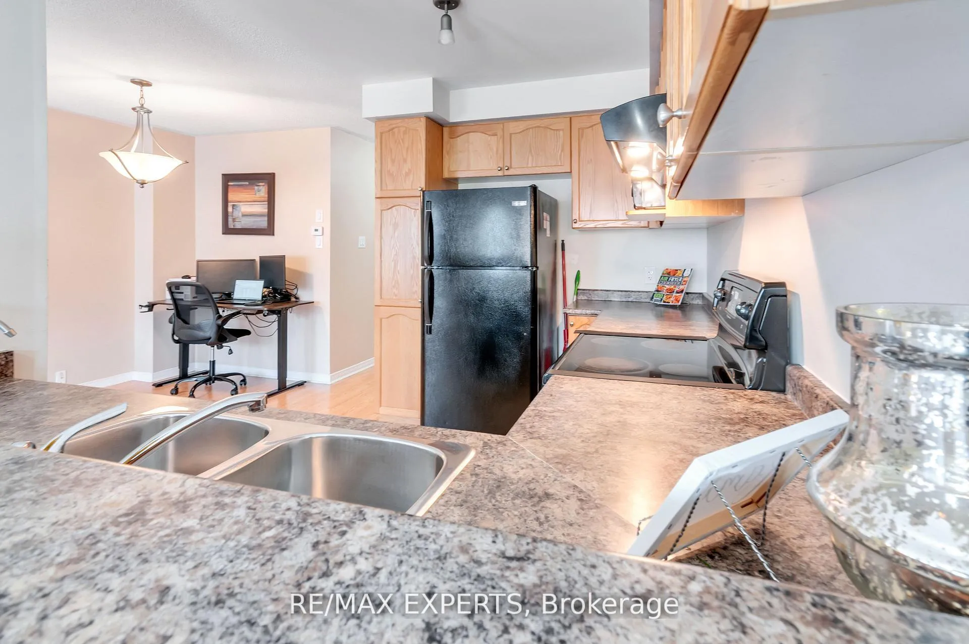 Photo 13 of 76 Eagle Trace Drive, Brampton, Sandringham-Wellington — HOMEH