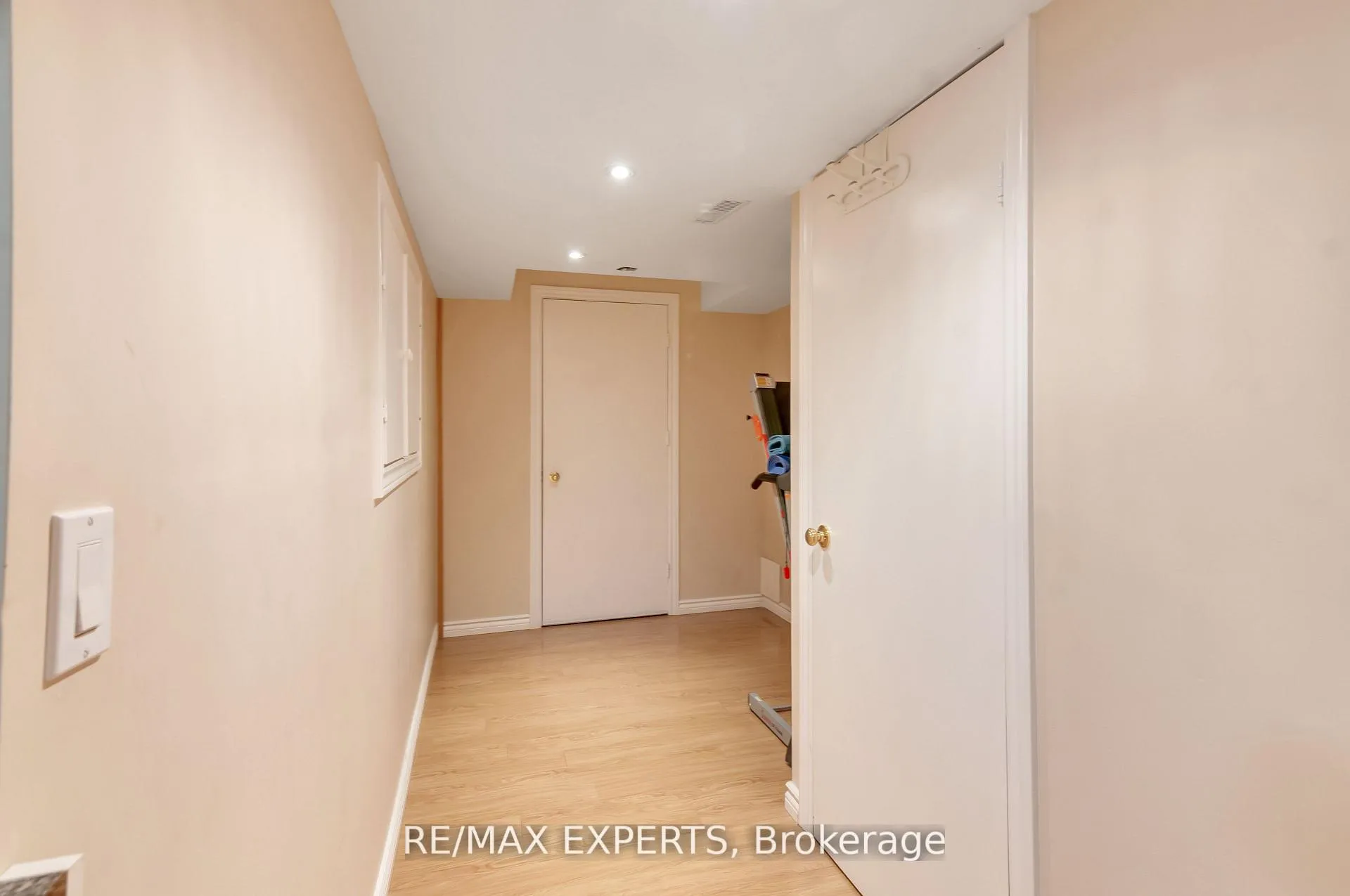 Photo 39 of 76 Eagle Trace Drive, Brampton, Sandringham-Wellington — HOMEH