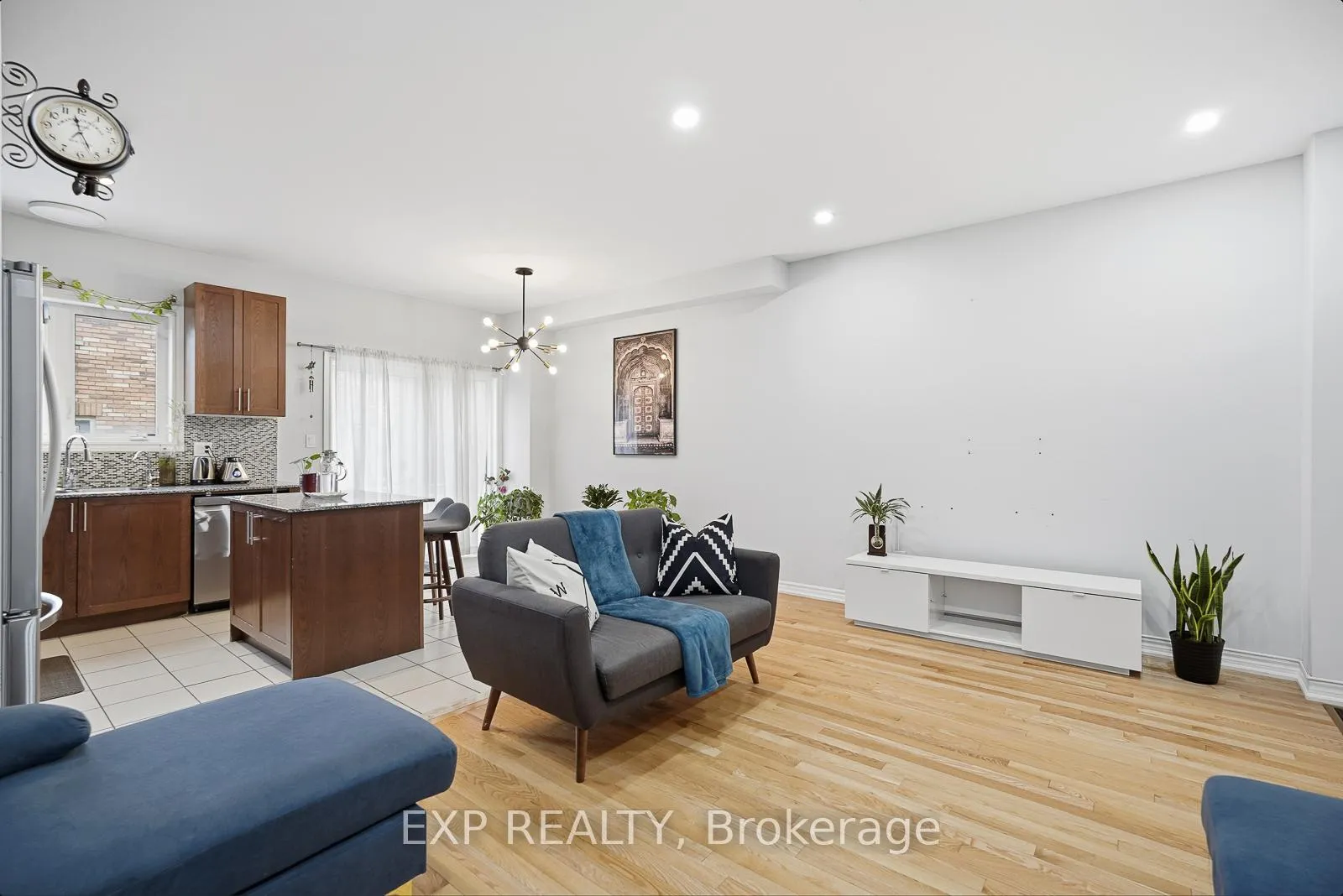 Photo 5 of 138 Agava Street, Brampton, Northwest Brampton — HOMEH