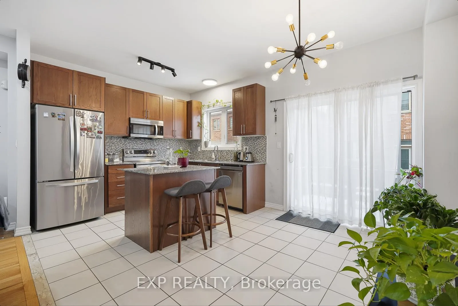 Photo 6 of 138 Agava Street, Brampton, Northwest Brampton — HOMEH