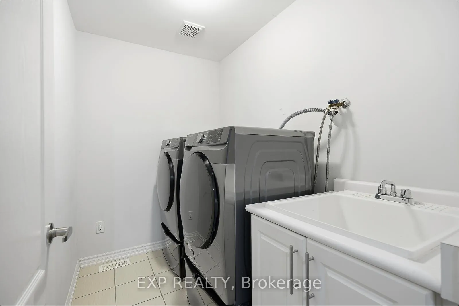 Photo 13 of 138 Agava Street, Brampton, Northwest Brampton — HOMEH