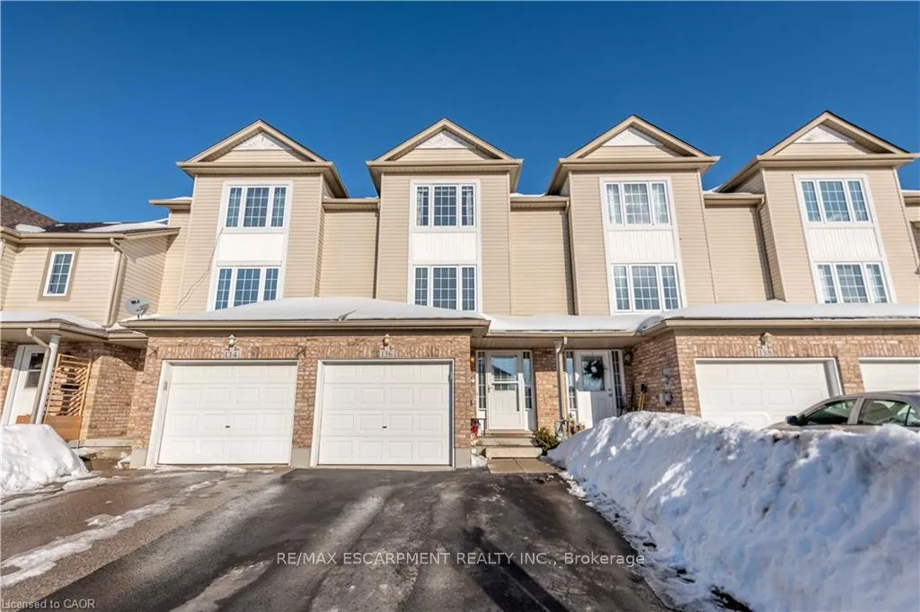 Photo 2 of 136 Donnenwerth Drive, Kitchener — HOMEH