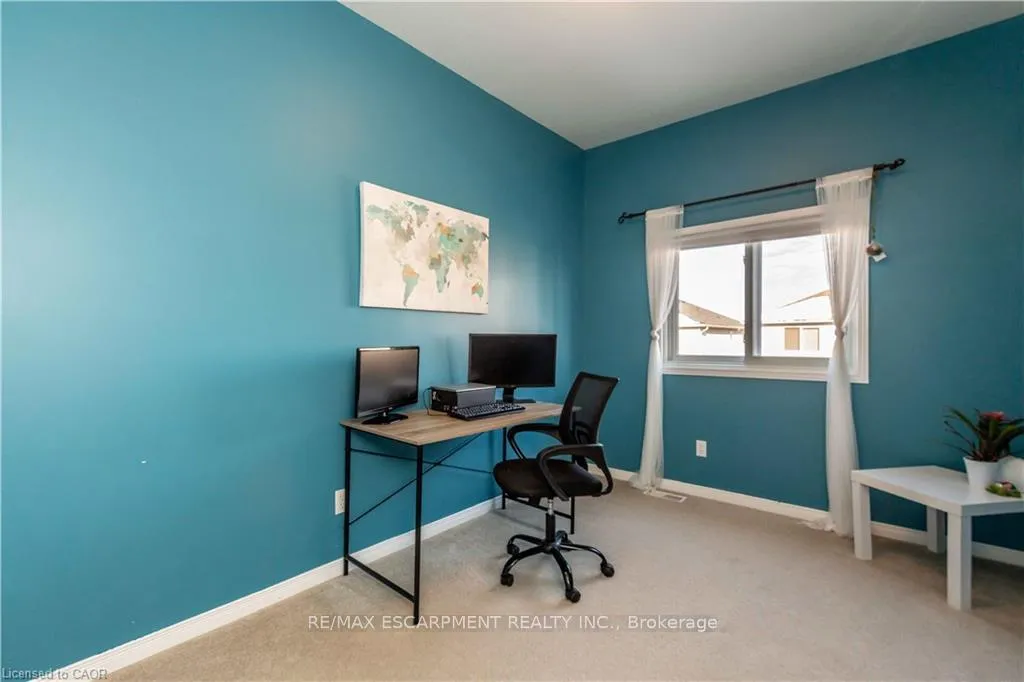 Photo 20 of 136 Donnenwerth Drive, Kitchener — HOMEH