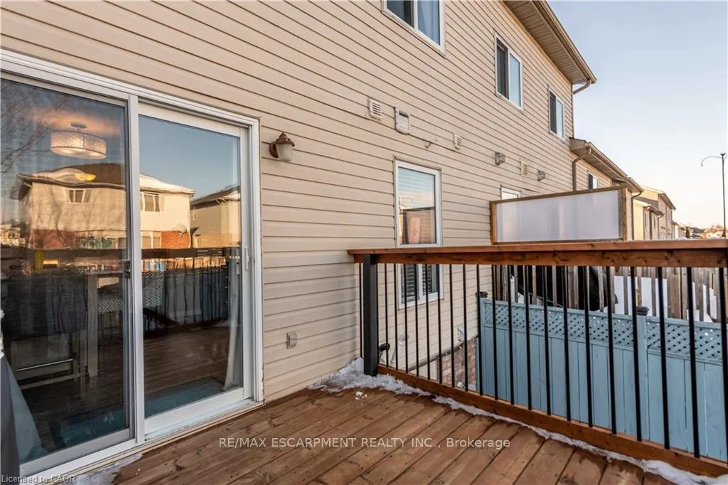 Photo 31 of 136 Donnenwerth Drive, Kitchener — HOMEH