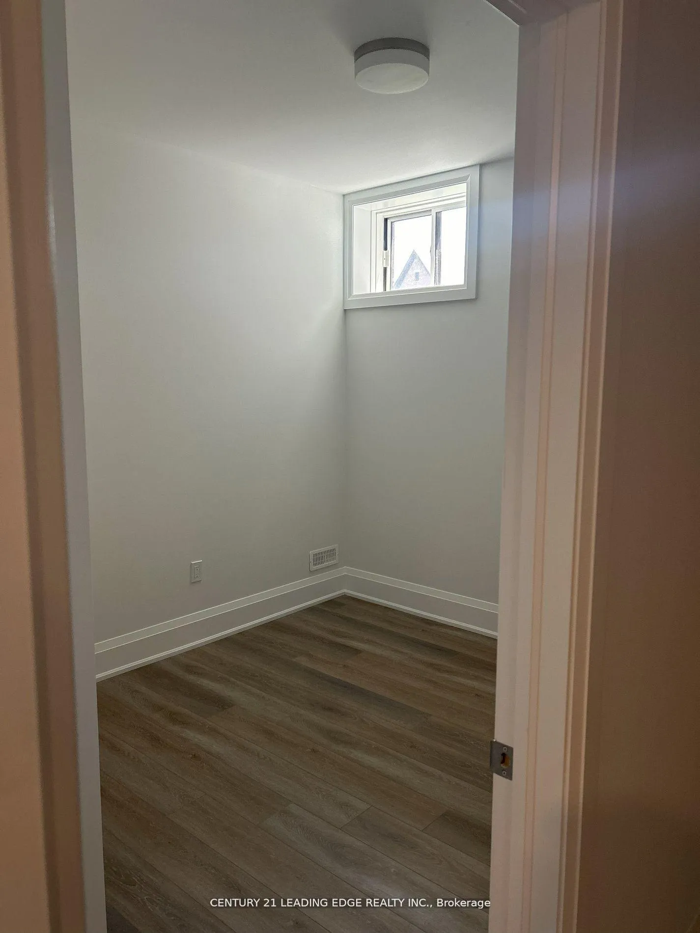 Photo 2 of 527 Kleinburg Summit Way, Vaughan, Kleinburg — HOMEH