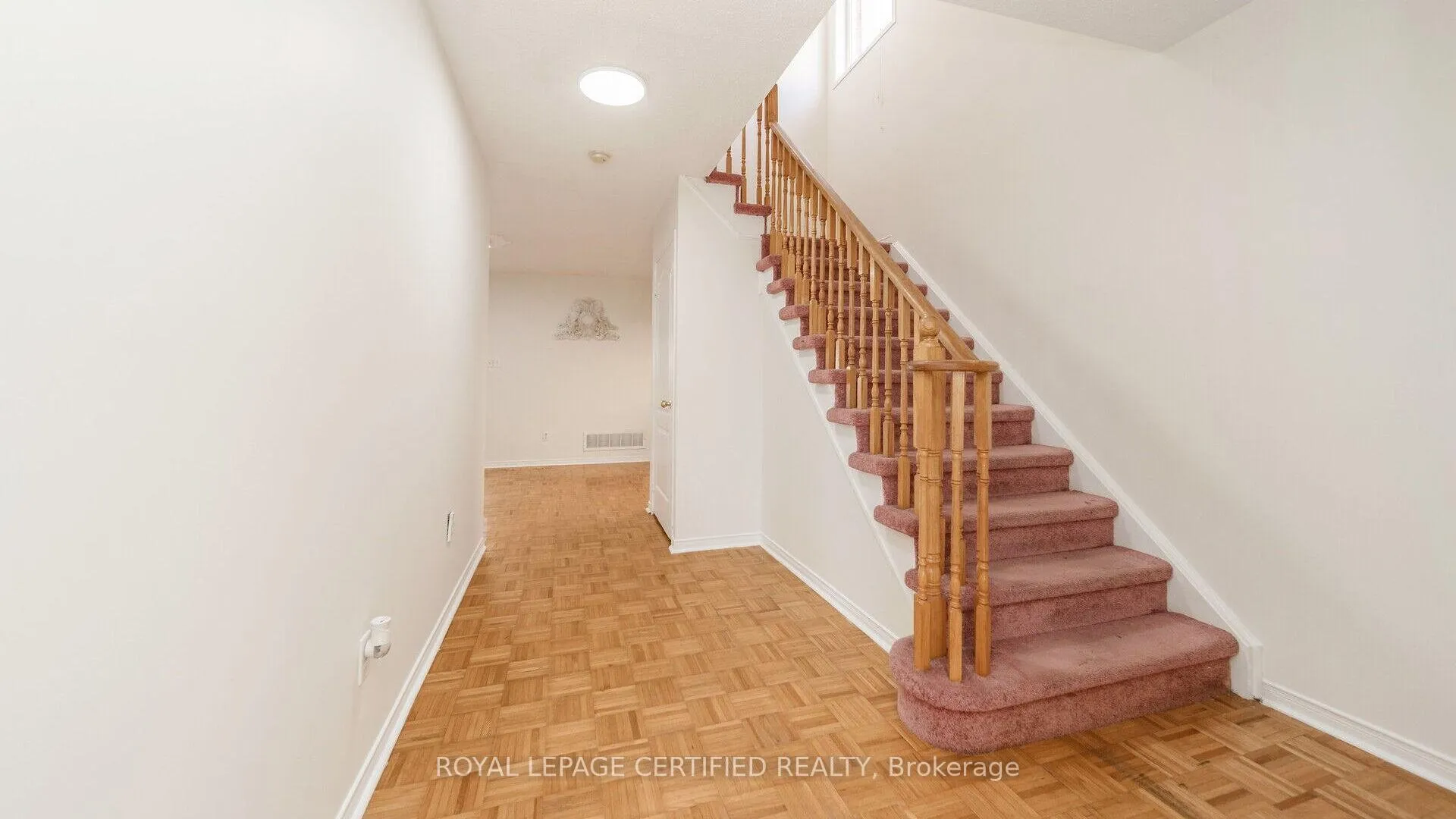 Photo 14 of 6 Hillsburgh Drive, Brampton, Fletcher's Meadow — HOMEH