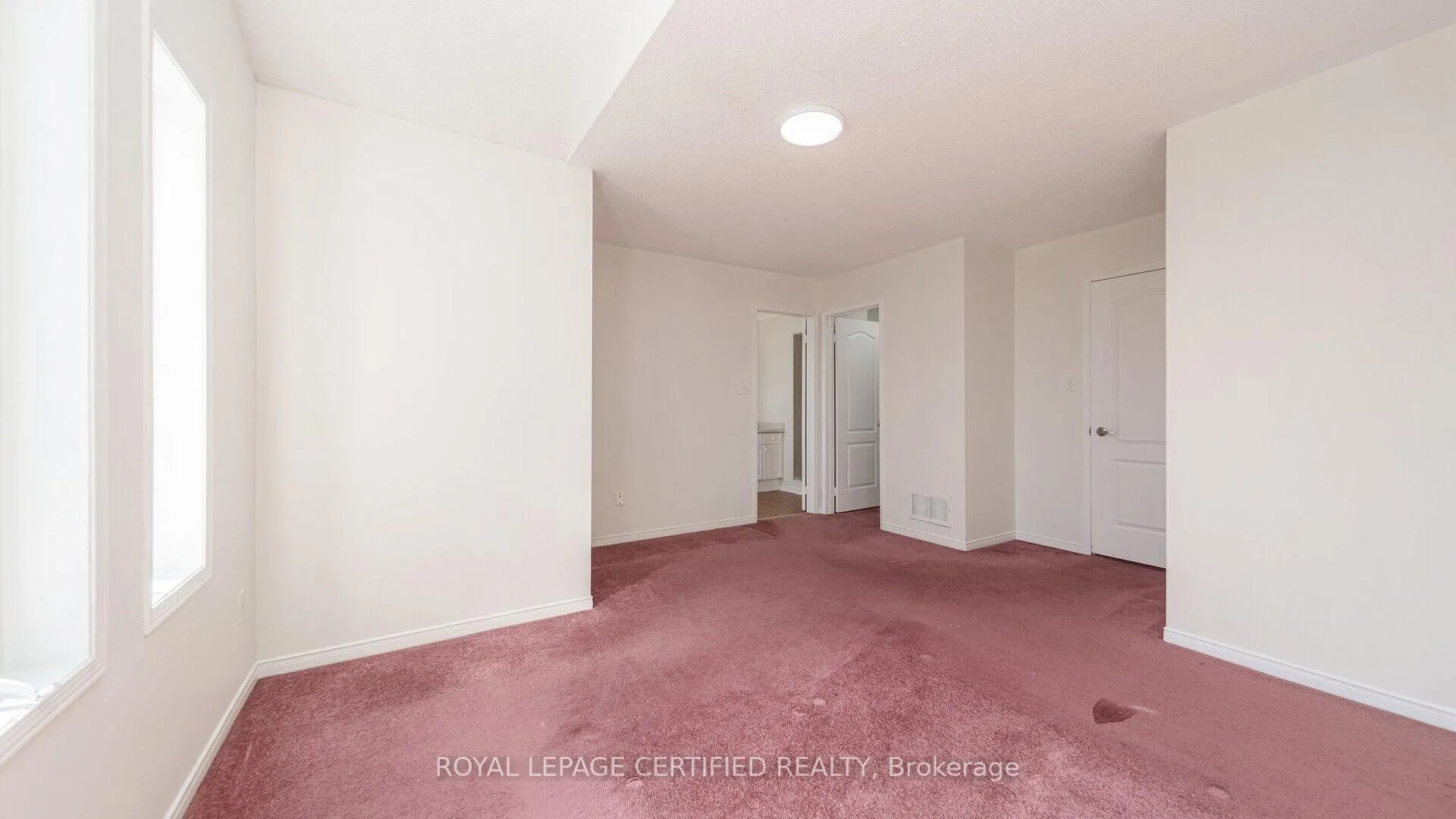 Photo 17 of 6 Hillsburgh Drive, Brampton, Fletcher's Meadow — HOMEH