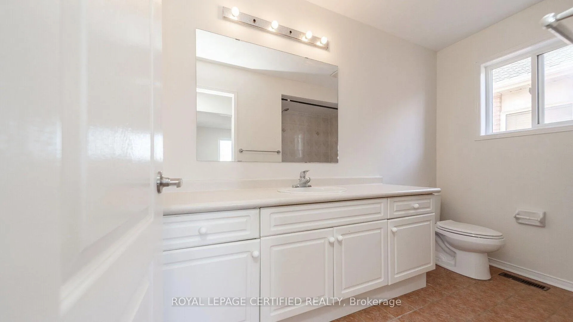 Photo 25 of 6 Hillsburgh Drive, Brampton, Fletcher's Meadow — HOMEH