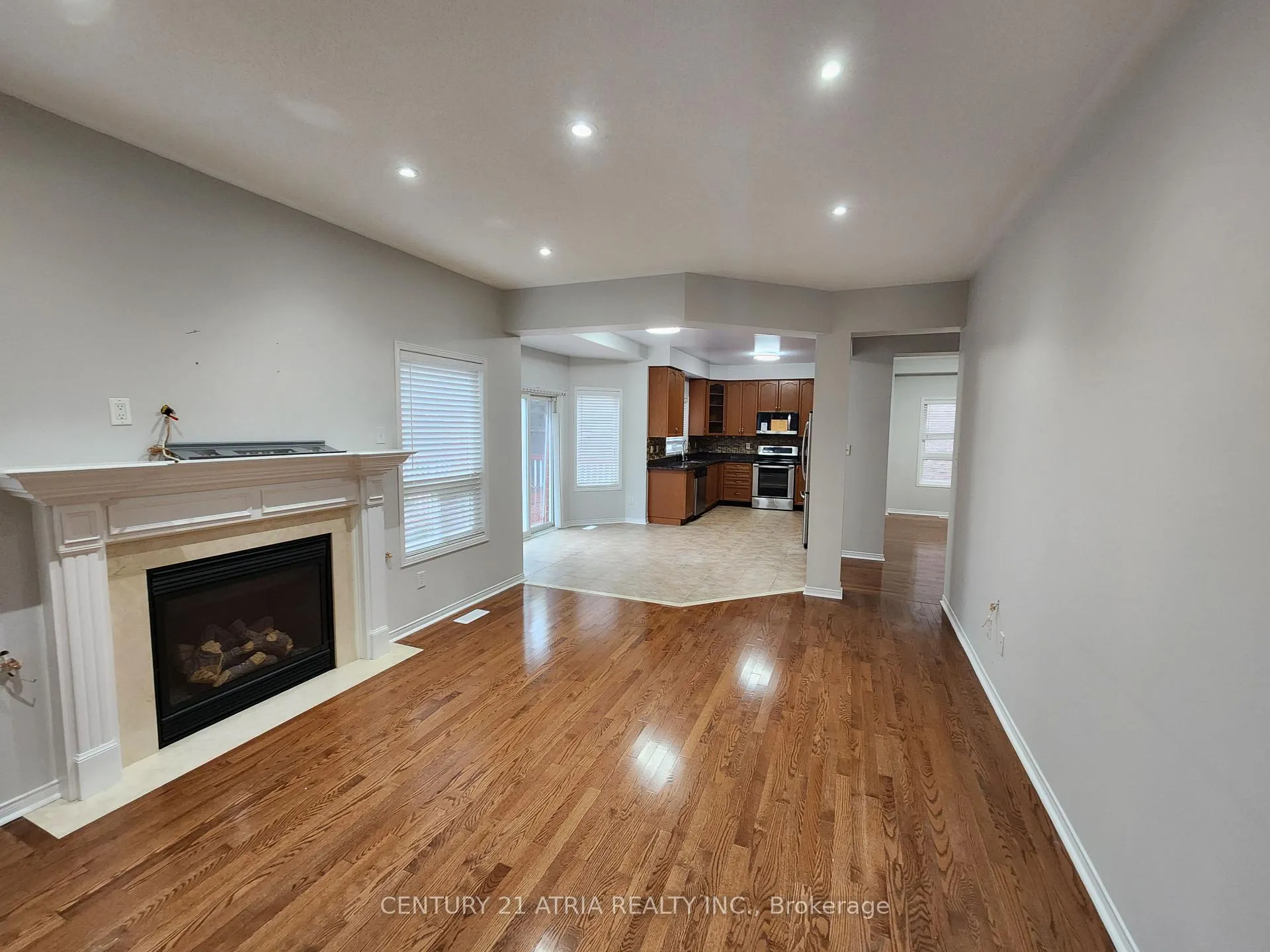 Photo 9 of 88 Warnford Circle, Ajax, Northeast Ajax — HOMEH