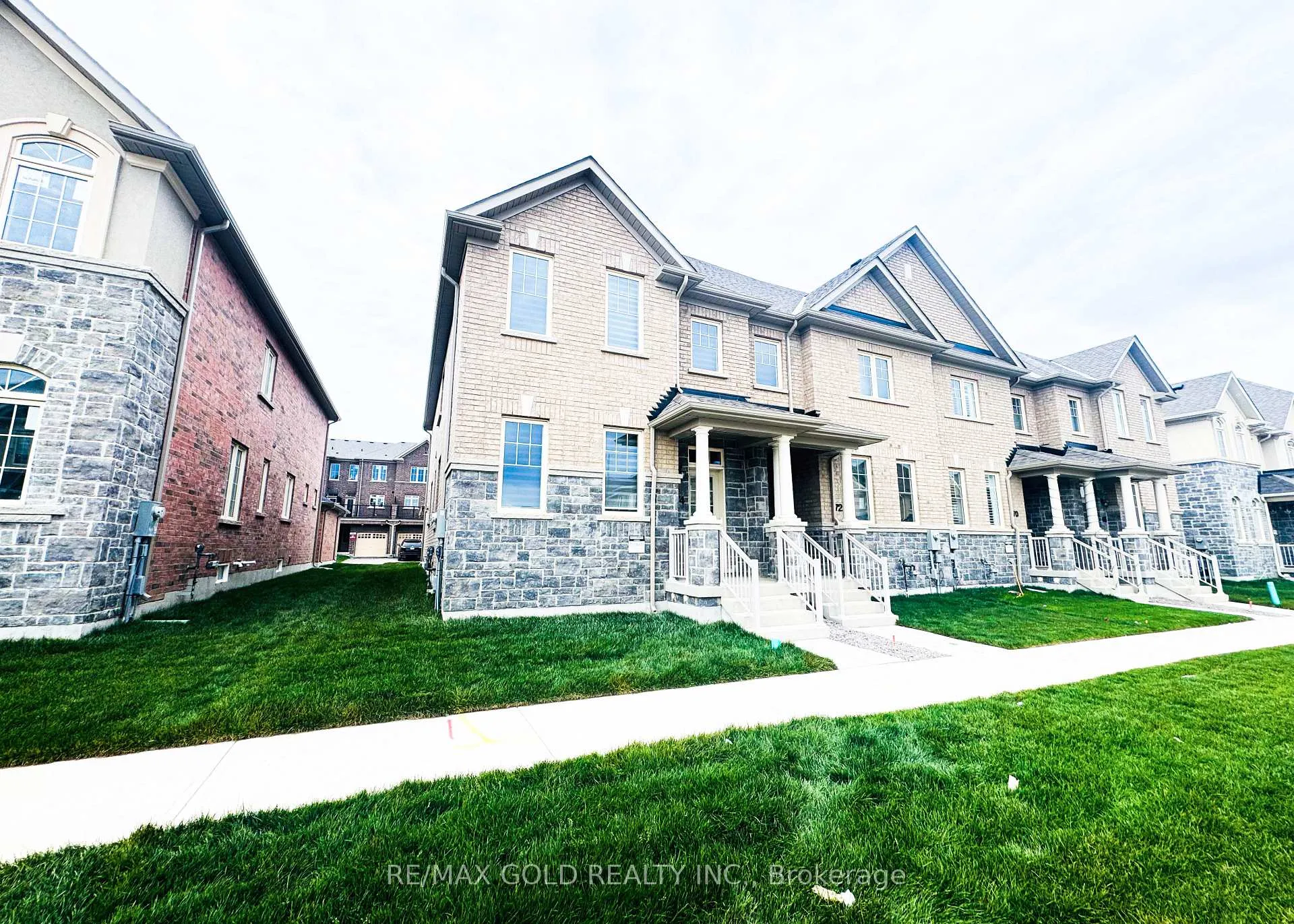 Photo 1 of 74 Grassbank Road, Brampton, Sandringham-Wellington North — HOMEH