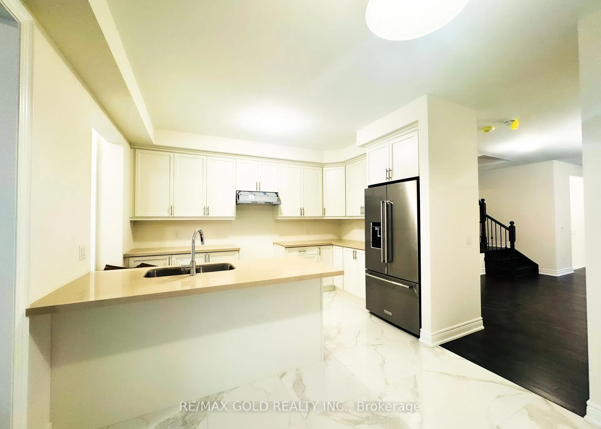 Photo 5 of 74 Grassbank Road, Brampton, Sandringham-Wellington North — HOMEH