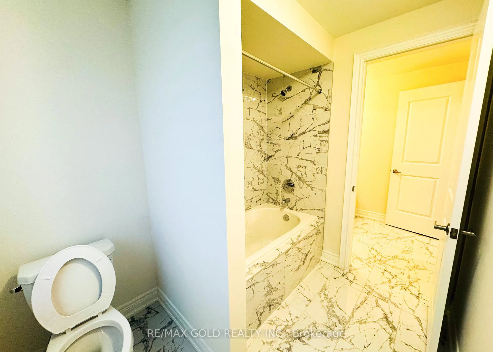 Photo 8 of 74 Grassbank Road, Brampton, Sandringham-Wellington North — HOMEH