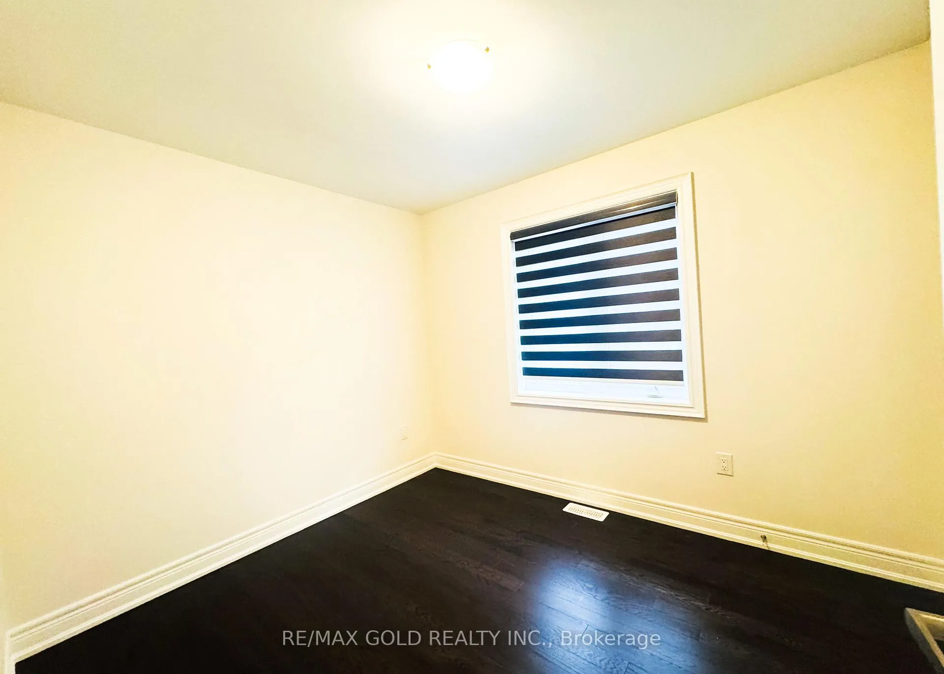 Photo 10 of 74 Grassbank Road, Brampton, Sandringham-Wellington North — HOMEH