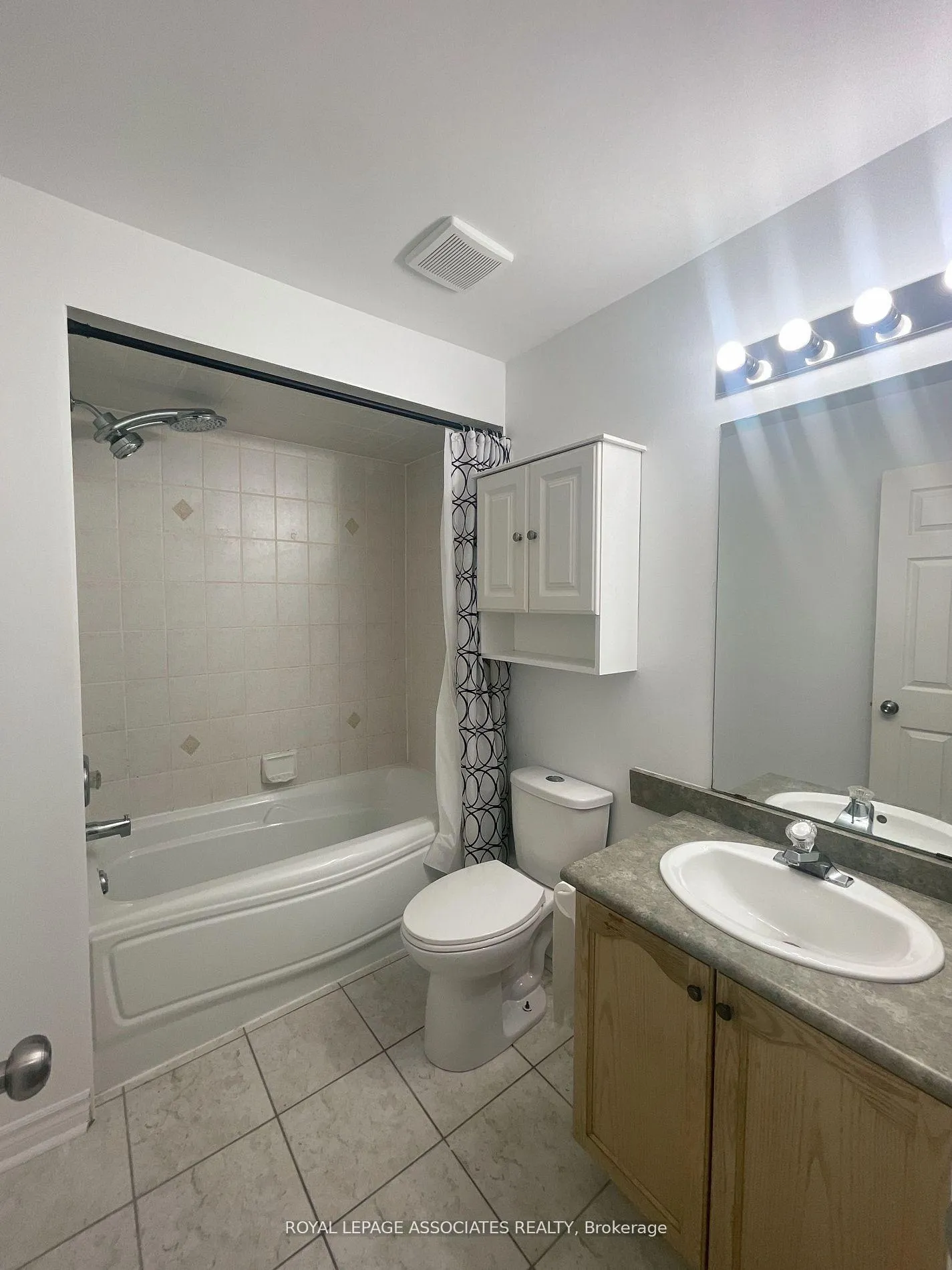 Photo 3 of 1608 Avonmore Square, Pickering, Town Centre — HOMEH