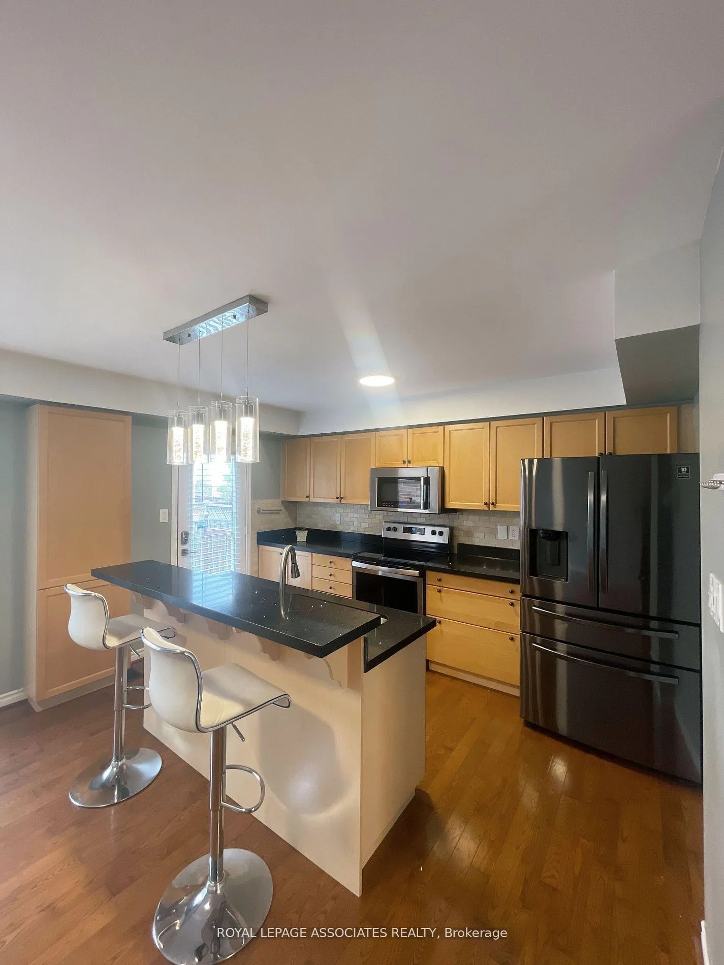Photo 4 of 1608 Avonmore Square, Pickering, Town Centre — HOMEH