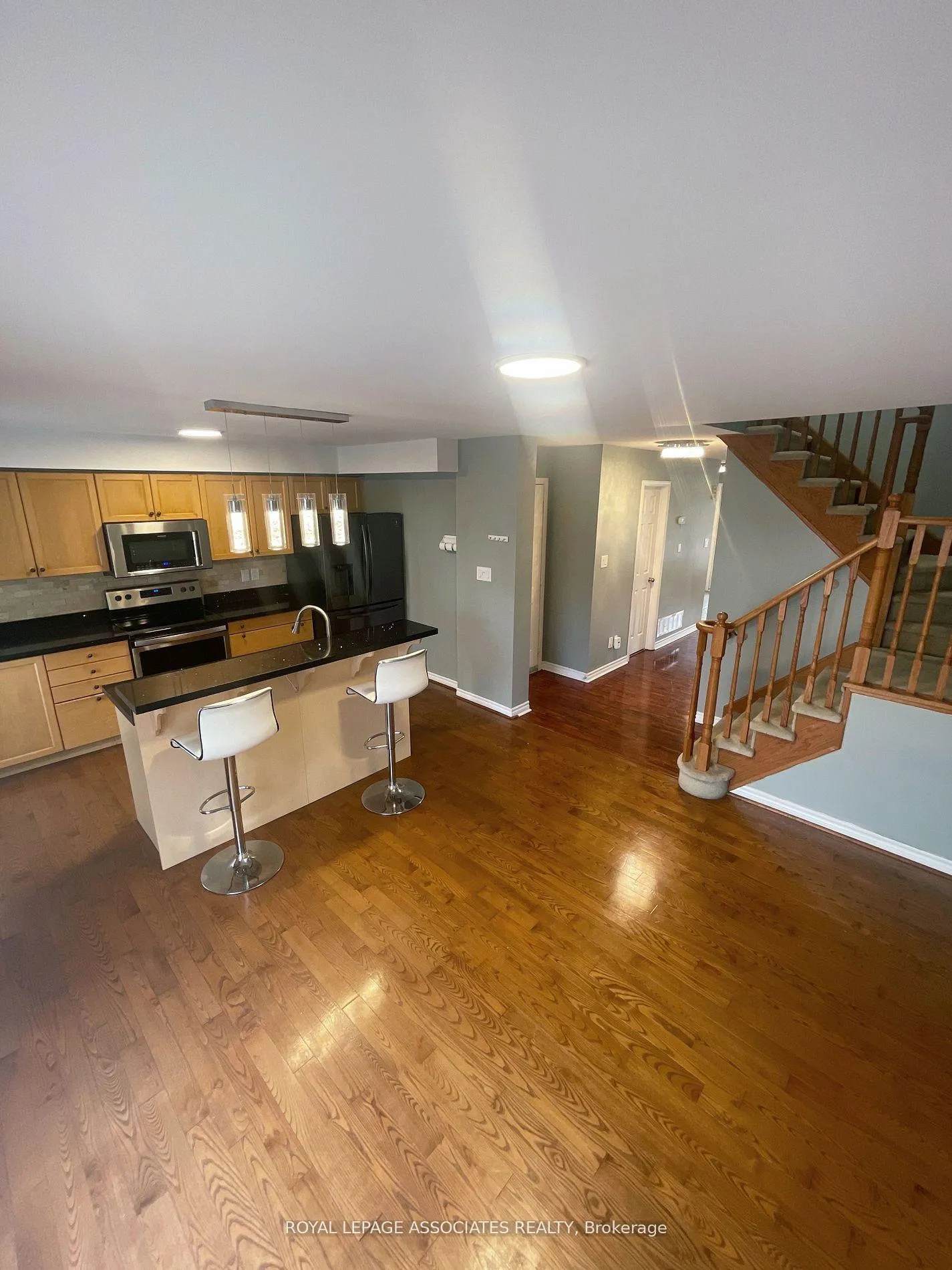 Photo 5 of 1608 Avonmore Square, Pickering, Town Centre — HOMEH