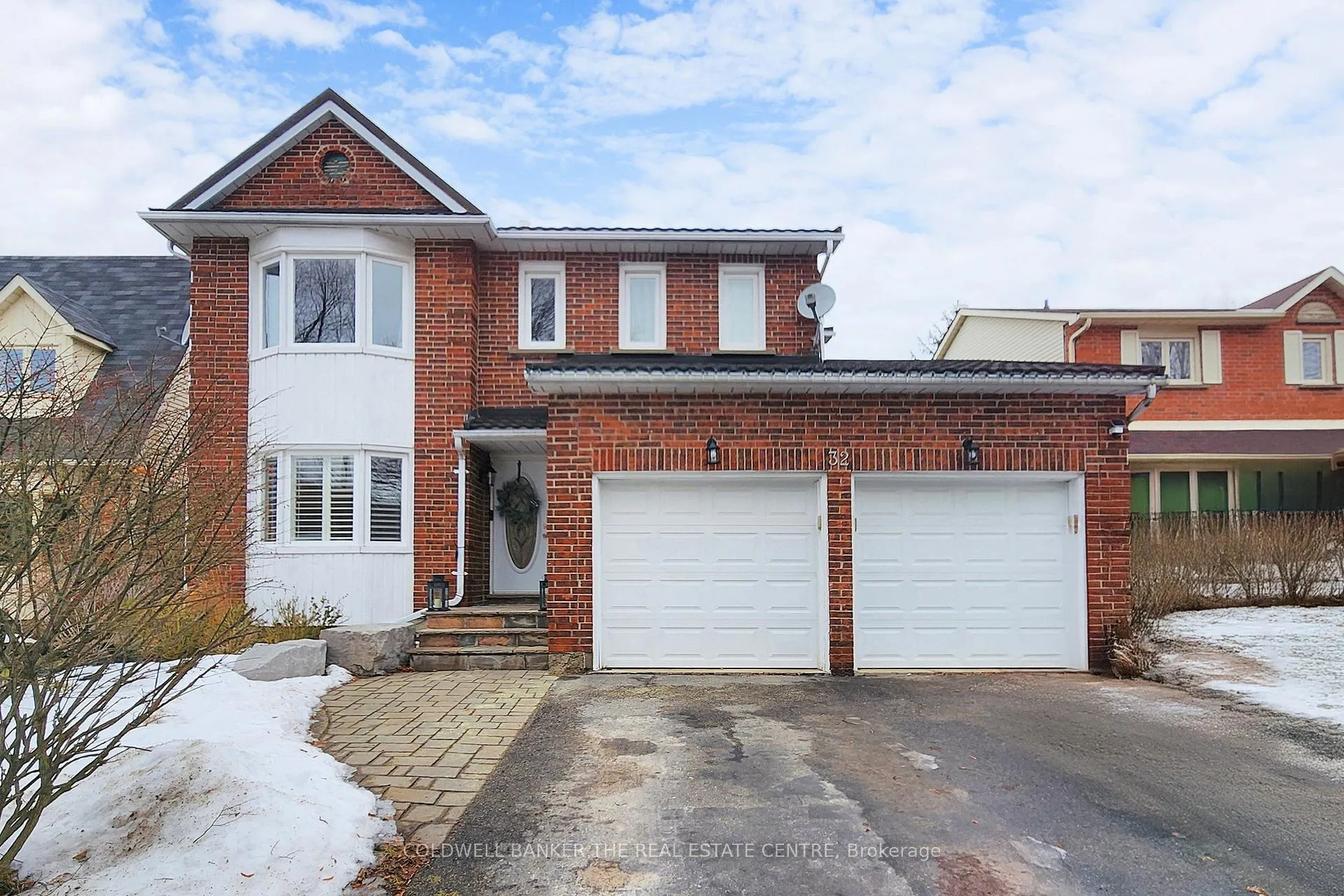 Photo 1 of 32 Hollingshead Drive, Aurora, Aurora Village — HOMEH