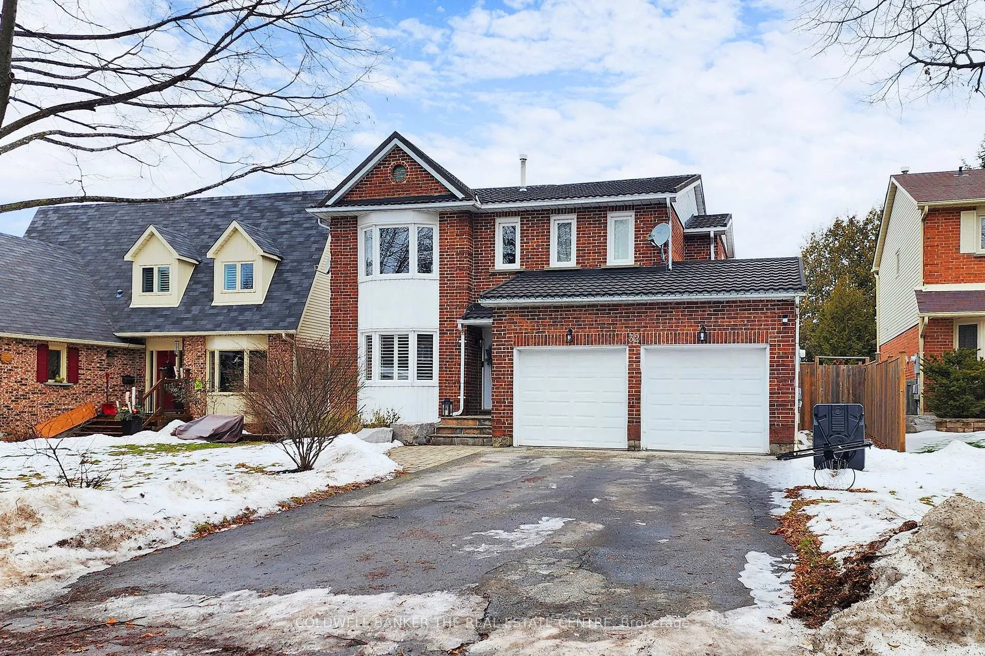 Photo 3 of 32 Hollingshead Drive, Aurora, Aurora Village — HOMEH