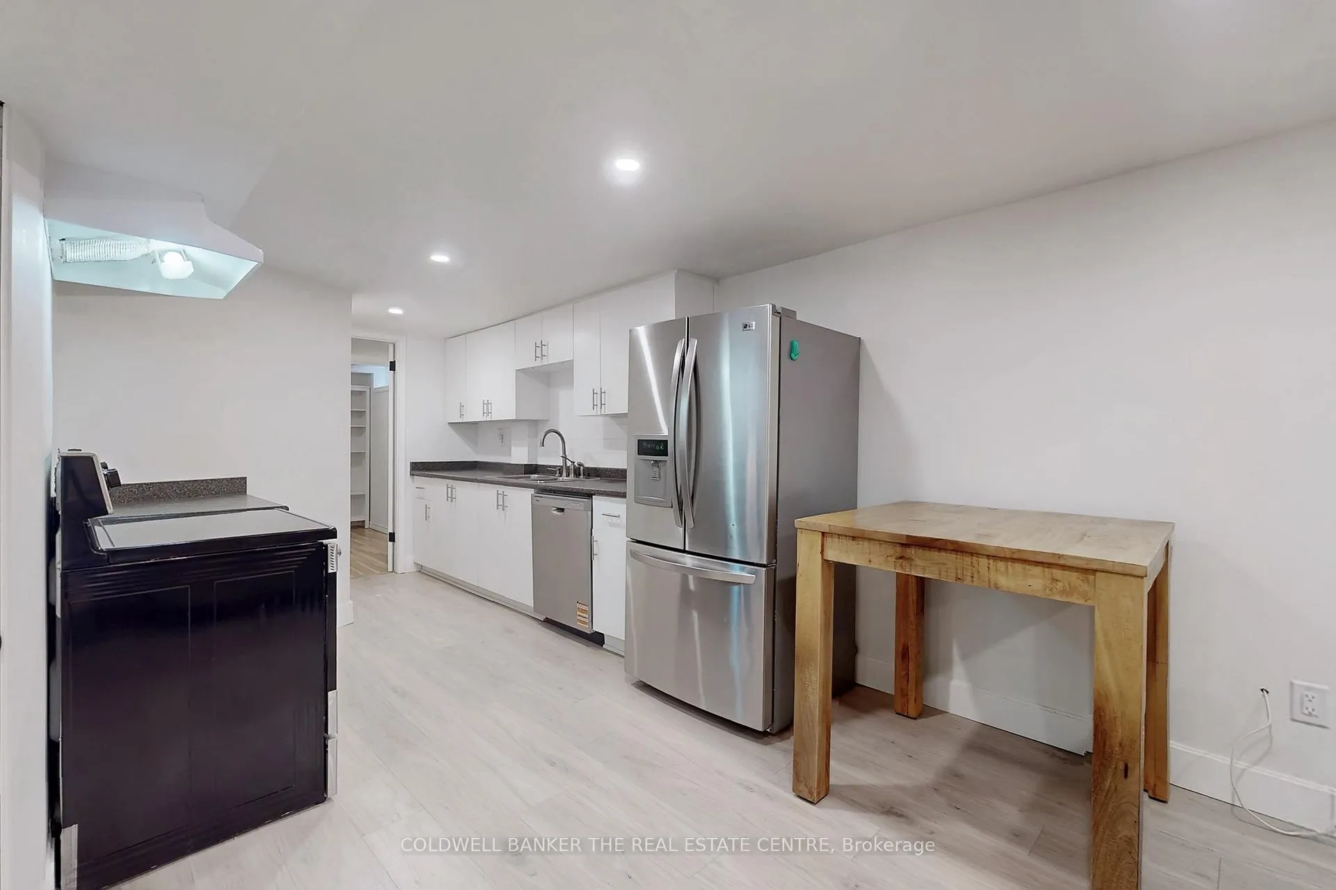 Photo 11 of 32 Hollingshead Drive, Aurora, Aurora Village — HOMEH