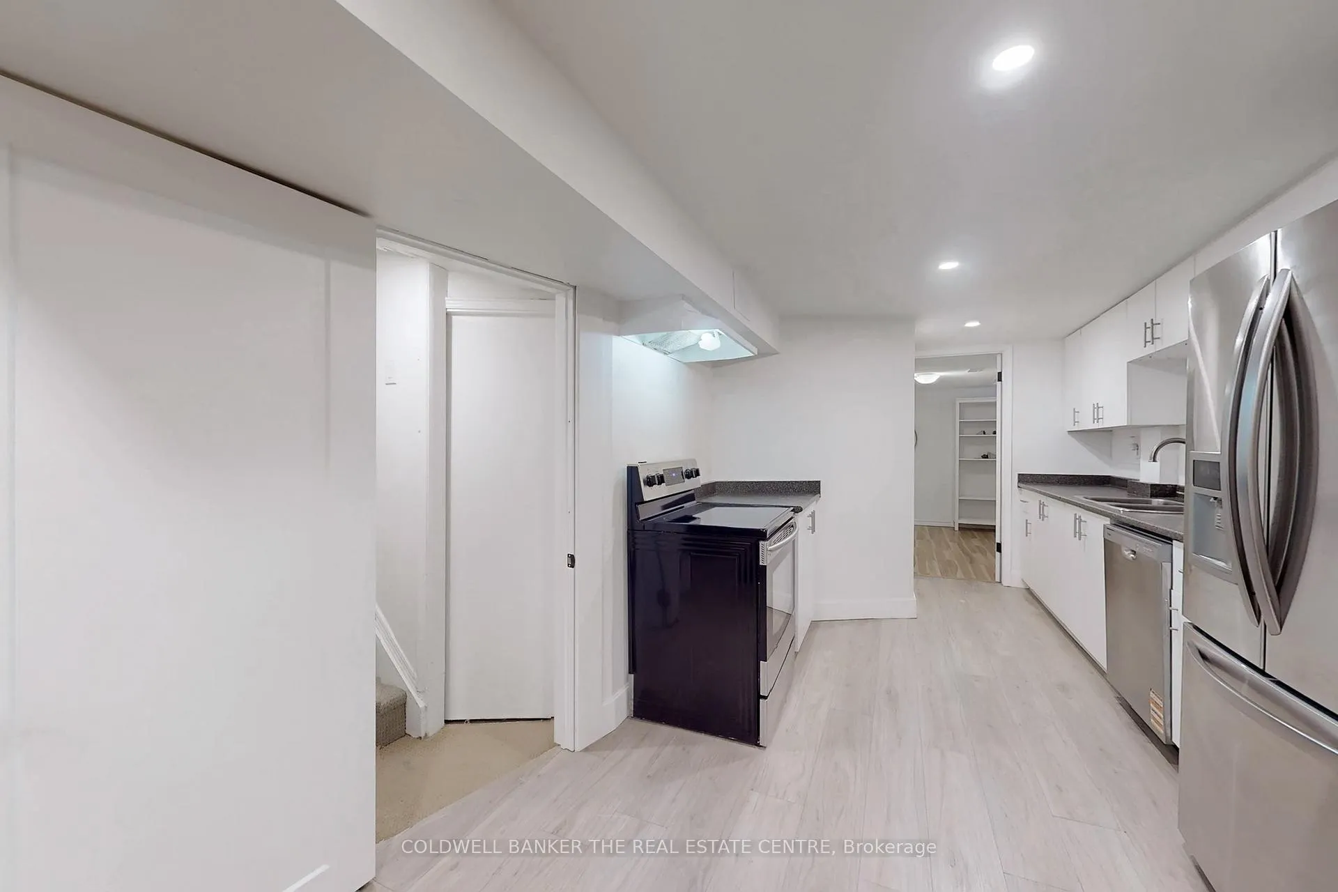 Photo 13 of 32 Hollingshead Drive, Aurora, Aurora Village — HOMEH
