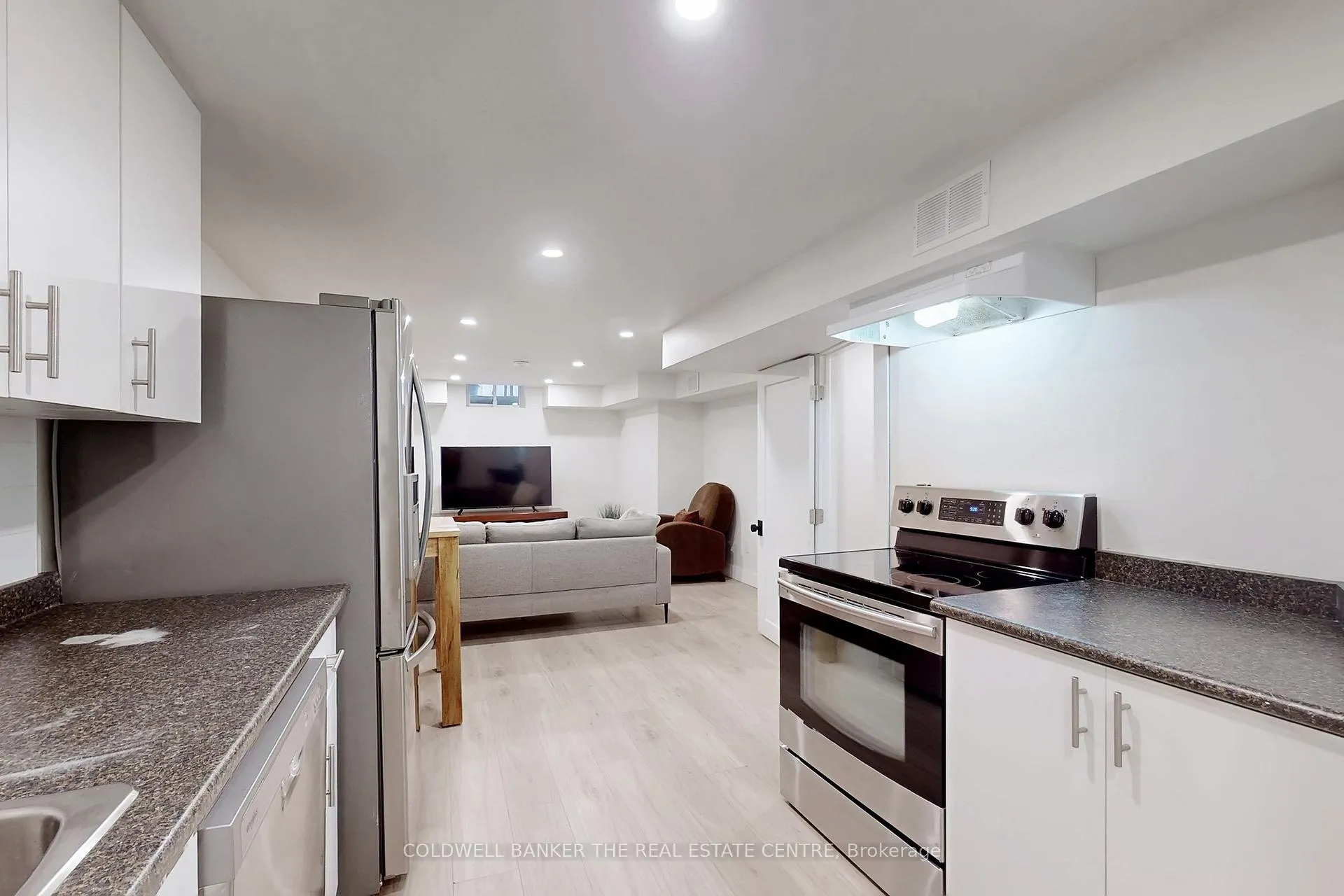 Photo 14 of 32 Hollingshead Drive, Aurora, Aurora Village — HOMEH