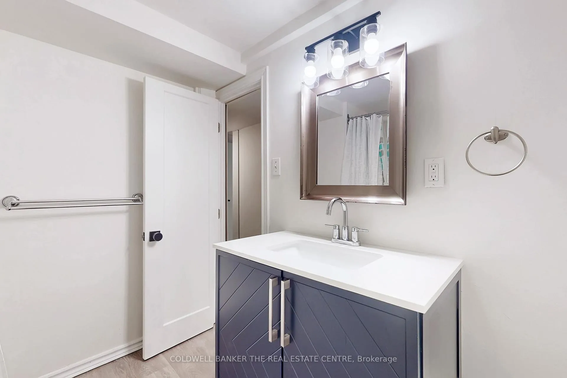 Photo 26 of 32 Hollingshead Drive, Aurora, Aurora Village — HOMEH