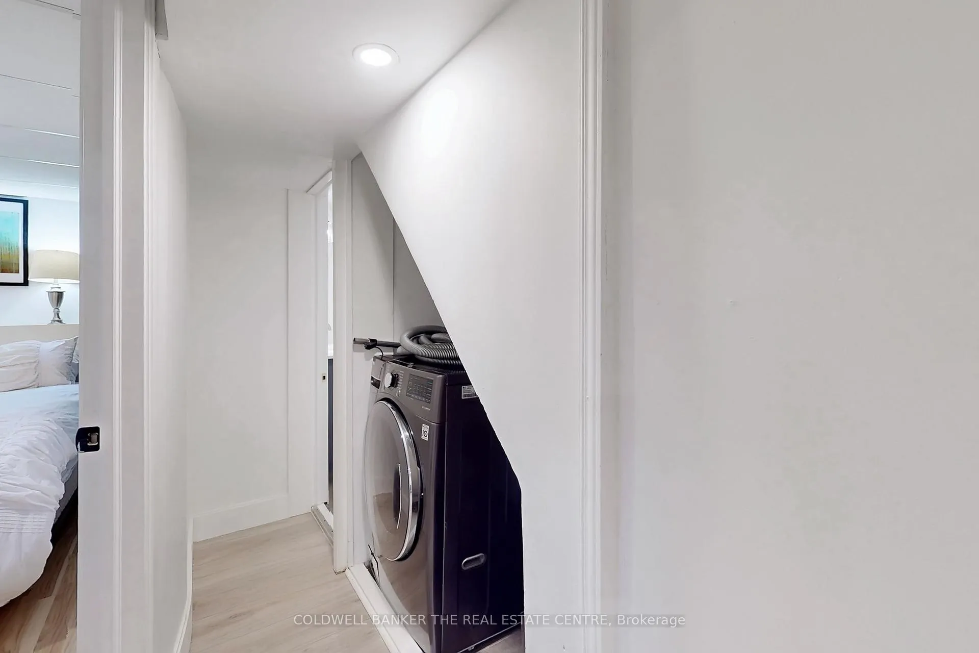 Photo 27 of 32 Hollingshead Drive, Aurora, Aurora Village — HOMEH