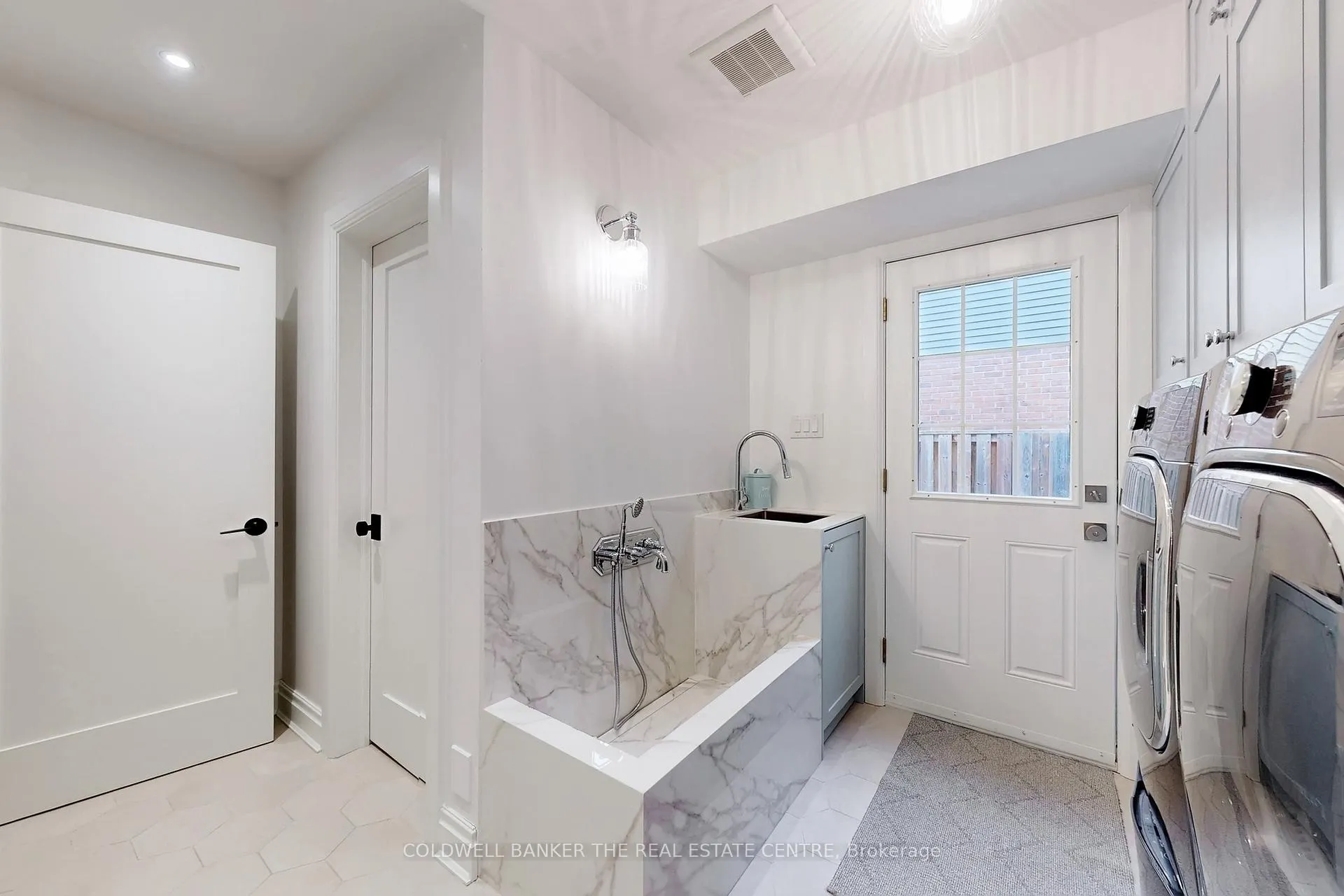 Photo 29 of 32 Hollingshead Drive, Aurora, Aurora Village — HOMEH