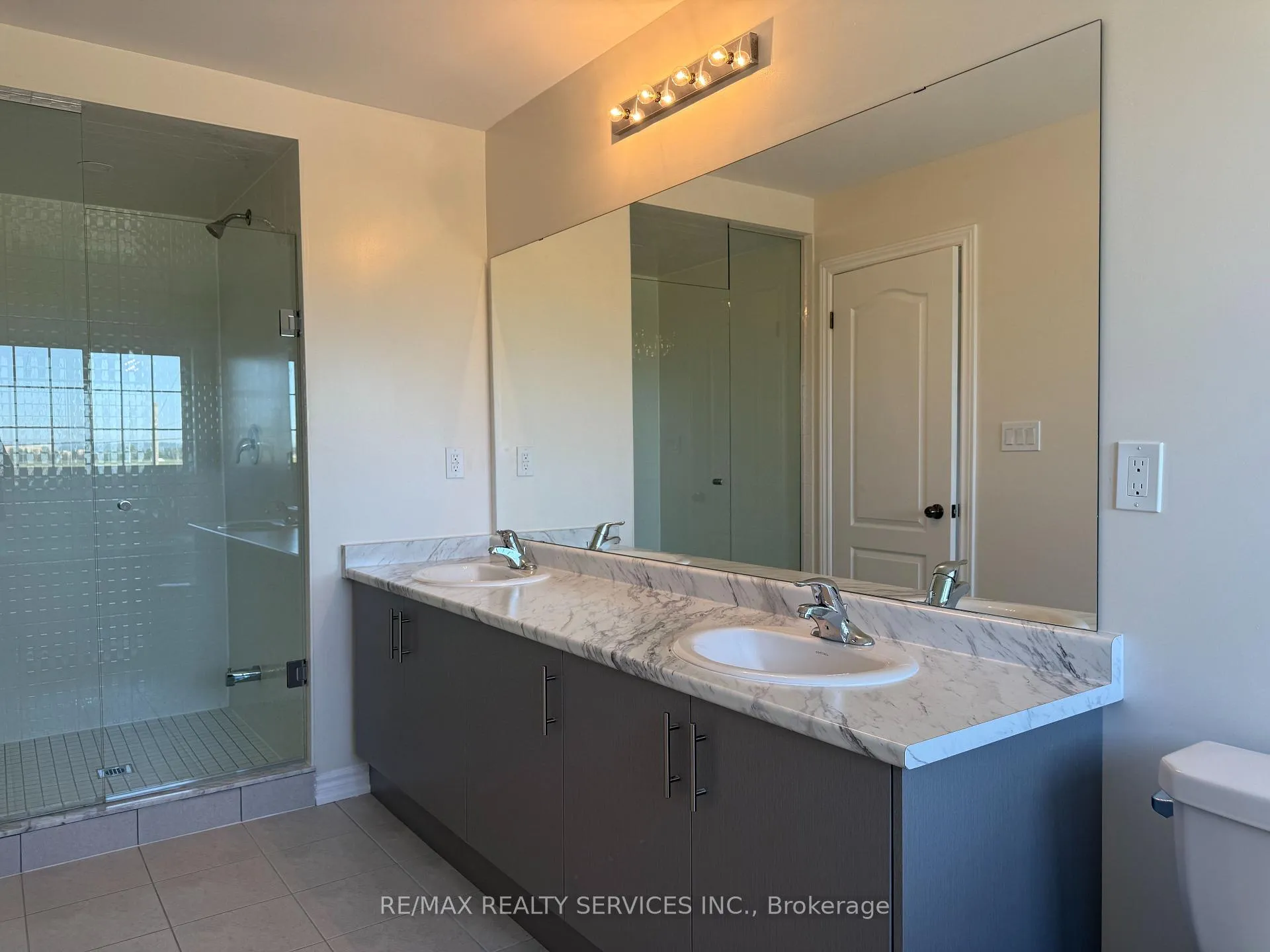 Photo 6 of 45 Fenn Crescent, New Tecumseth, Rural New Tecumseth — HOMEH