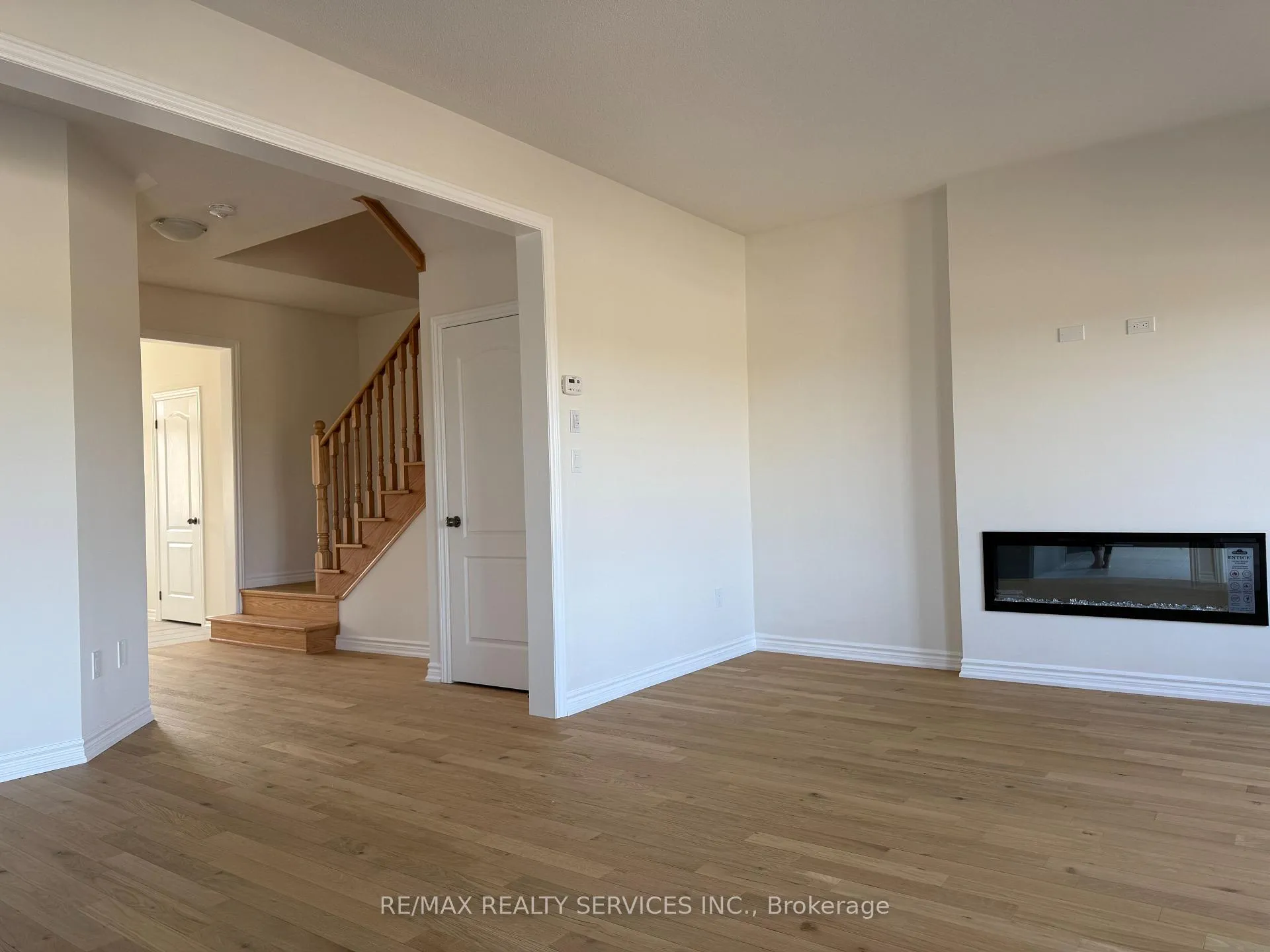Photo 13 of 45 Fenn Crescent, New Tecumseth, Rural New Tecumseth — HOMEH