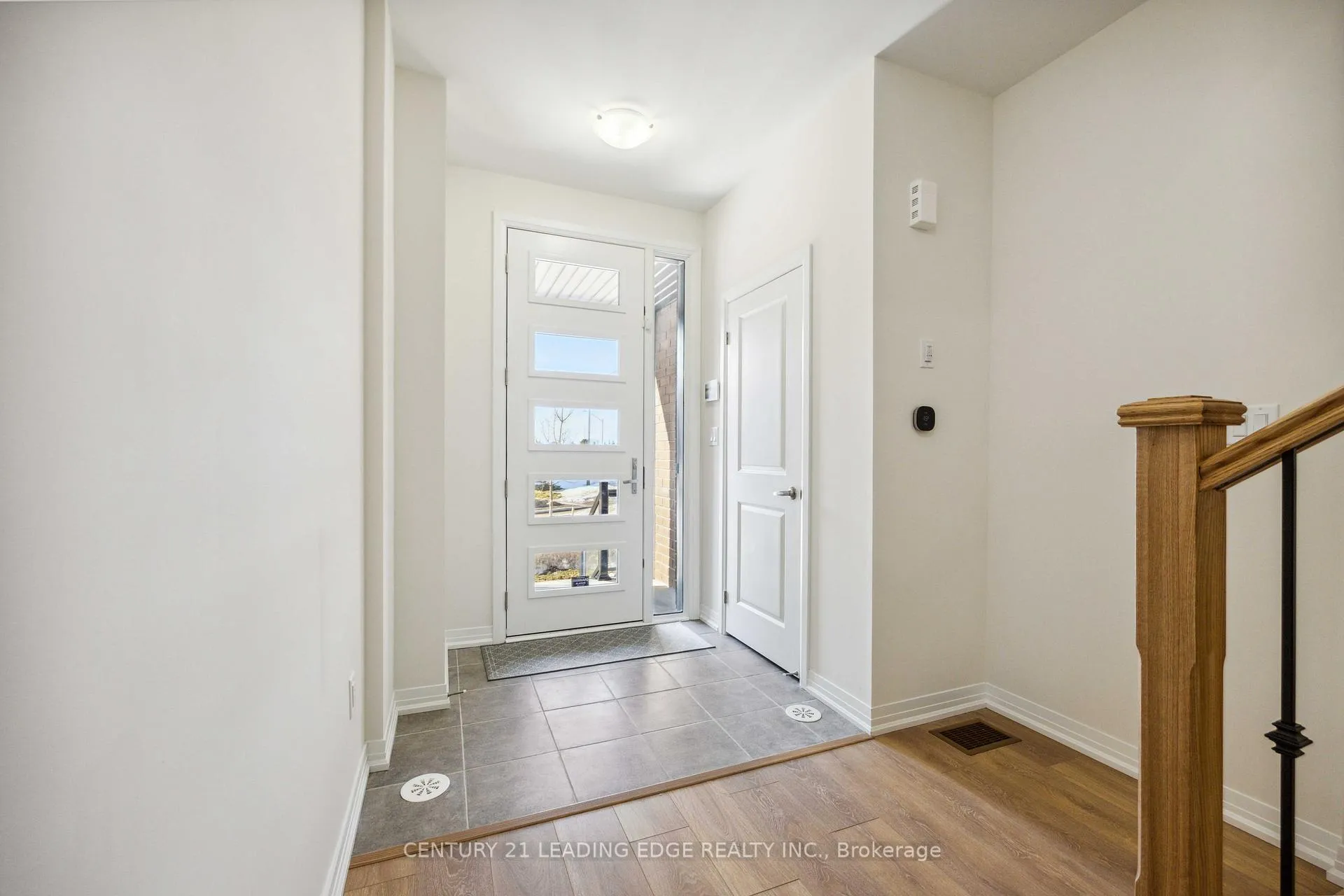 Photo 4 of 152 Turnberry Lane, Barrie, Painswick South — HOMEH
