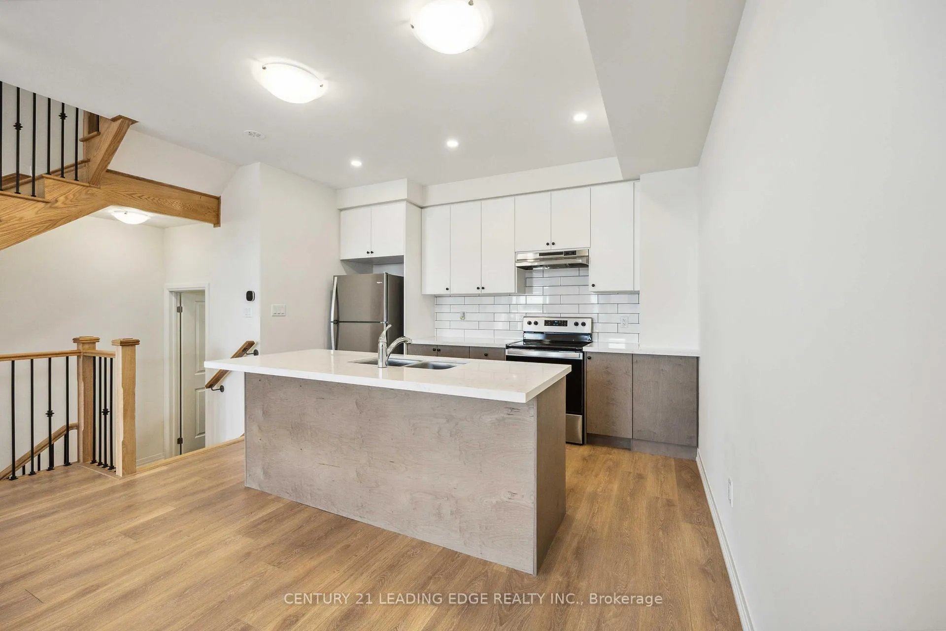 Photo 10 of 152 Turnberry Lane, Barrie, Painswick South — HOMEH