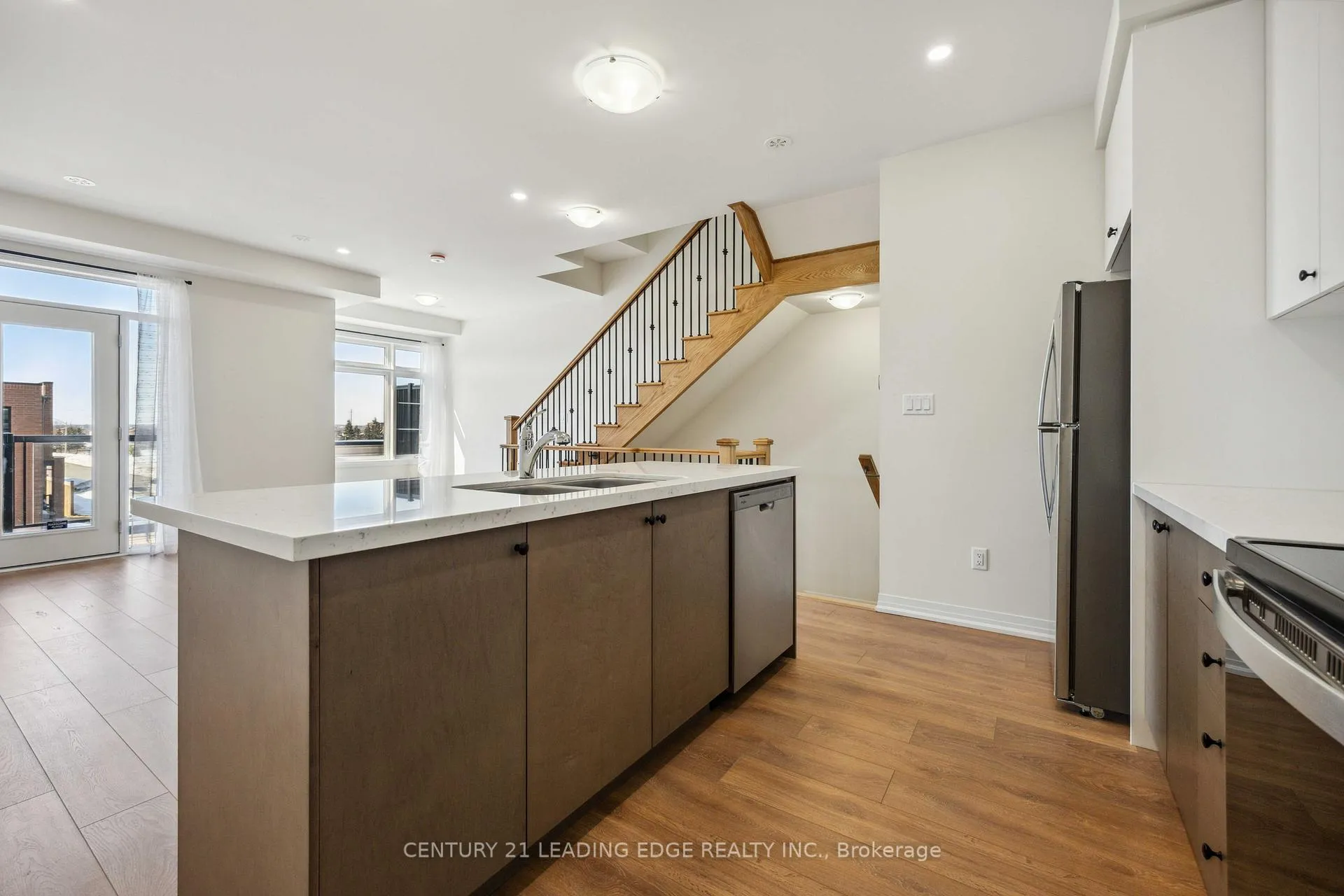 Photo 15 of 152 Turnberry Lane, Barrie, Painswick South — HOMEH