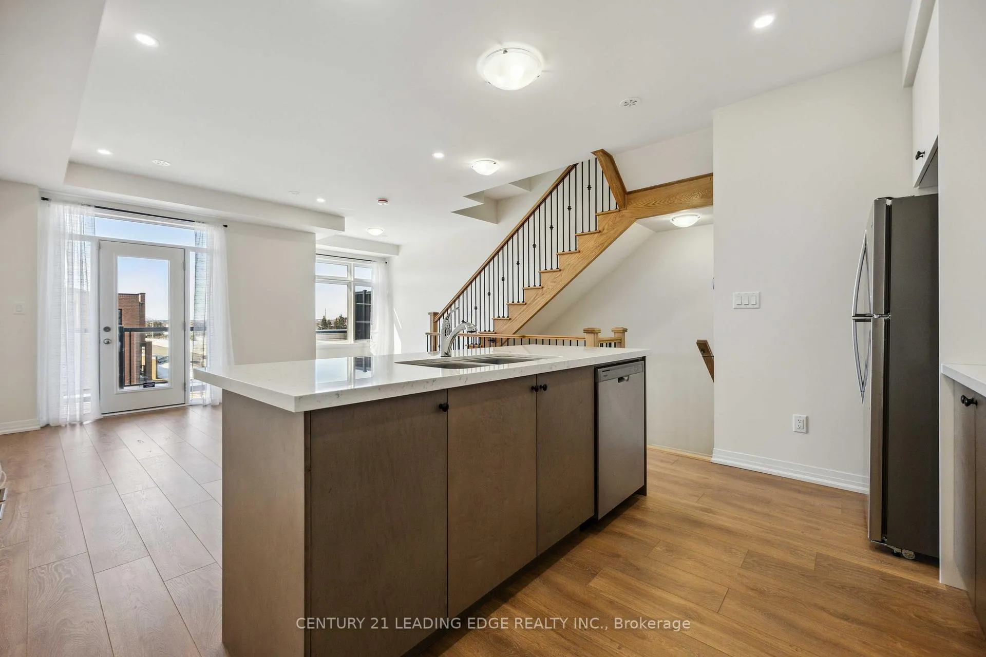 Photo 16 of 152 Turnberry Lane, Barrie, Painswick South — HOMEH