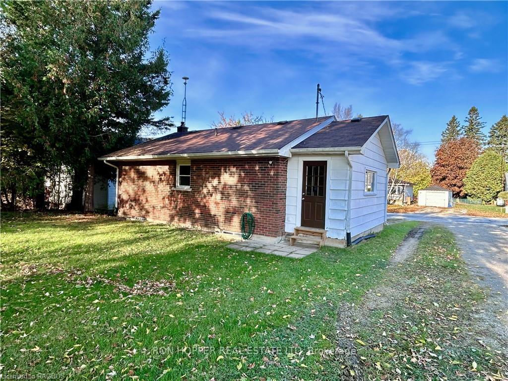 Photo 3 of 680206 Side Road 30, Chatsworth — HOMEH