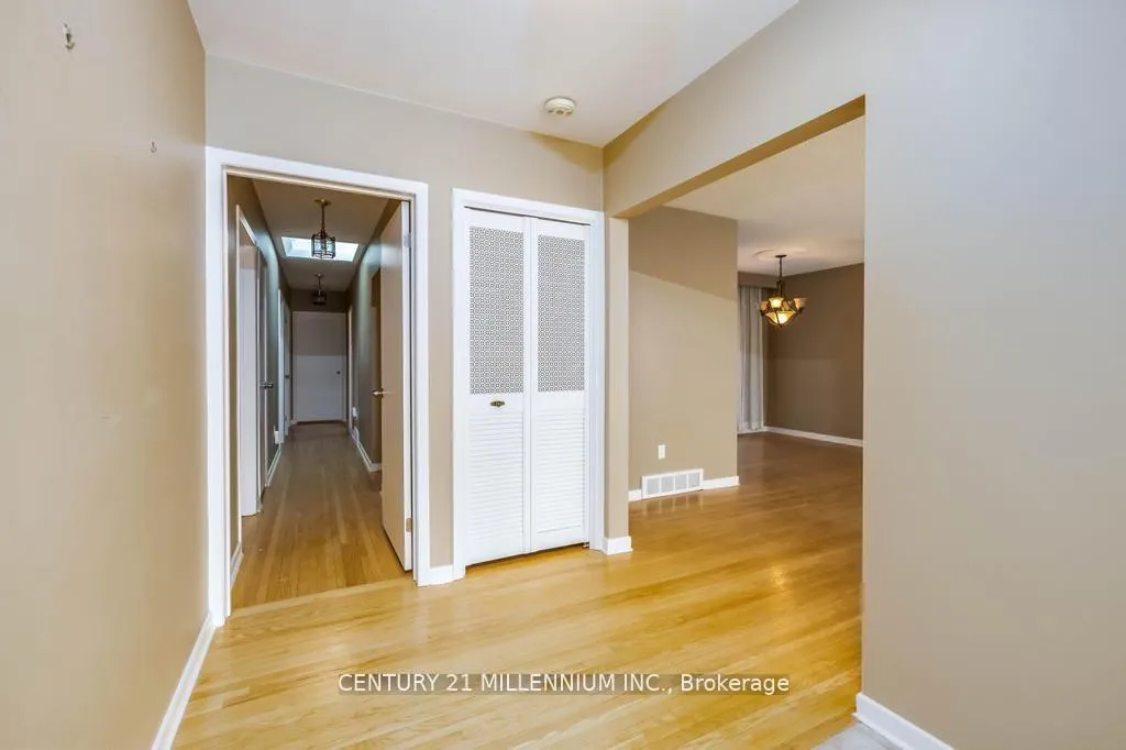 Photo 6 of 295 Duckworth Street, Barrie, Grove East — HOMEH