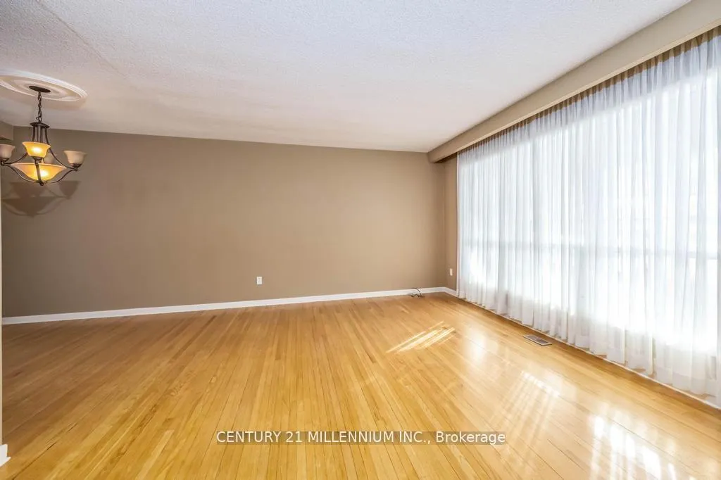 Photo 7 of 295 Duckworth Street, Barrie, Grove East — HOMEH