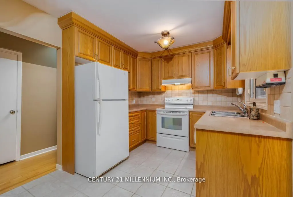Photo 11 of 295 Duckworth Street, Barrie, Grove East — HOMEH