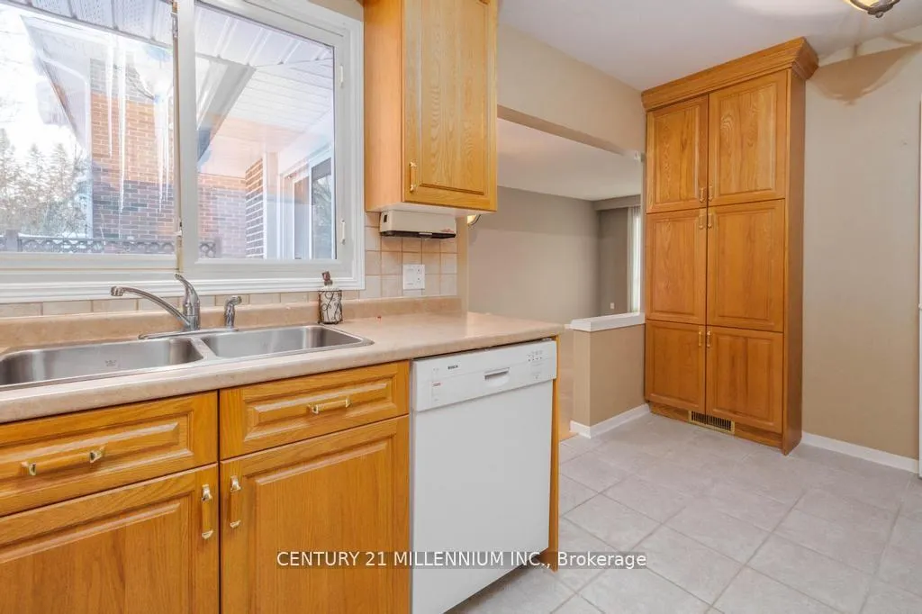 Photo 13 of 295 Duckworth Street, Barrie, Grove East — HOMEH