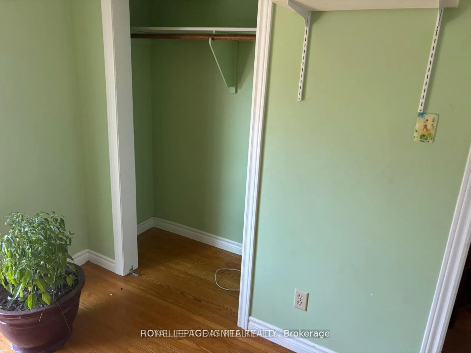 Photo 8 of Unit Main, 543 Glendene Crescent, Waterloo — HOMEH