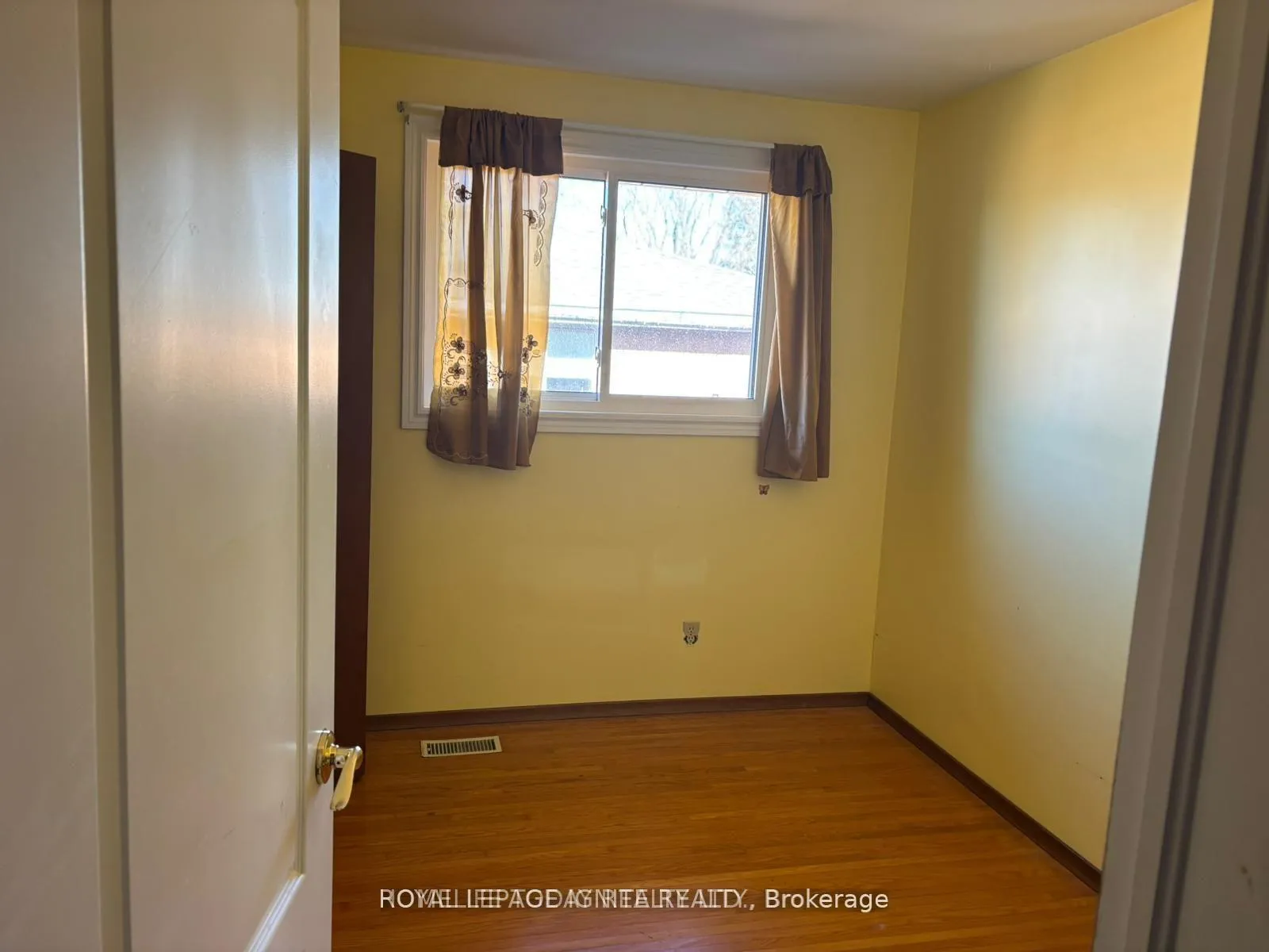 Photo 12 of Unit Main, 543 Glendene Crescent, Waterloo — HOMEH
