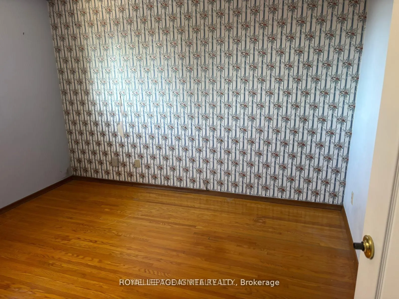 Photo 14 of Unit Main, 543 Glendene Crescent, Waterloo — HOMEH